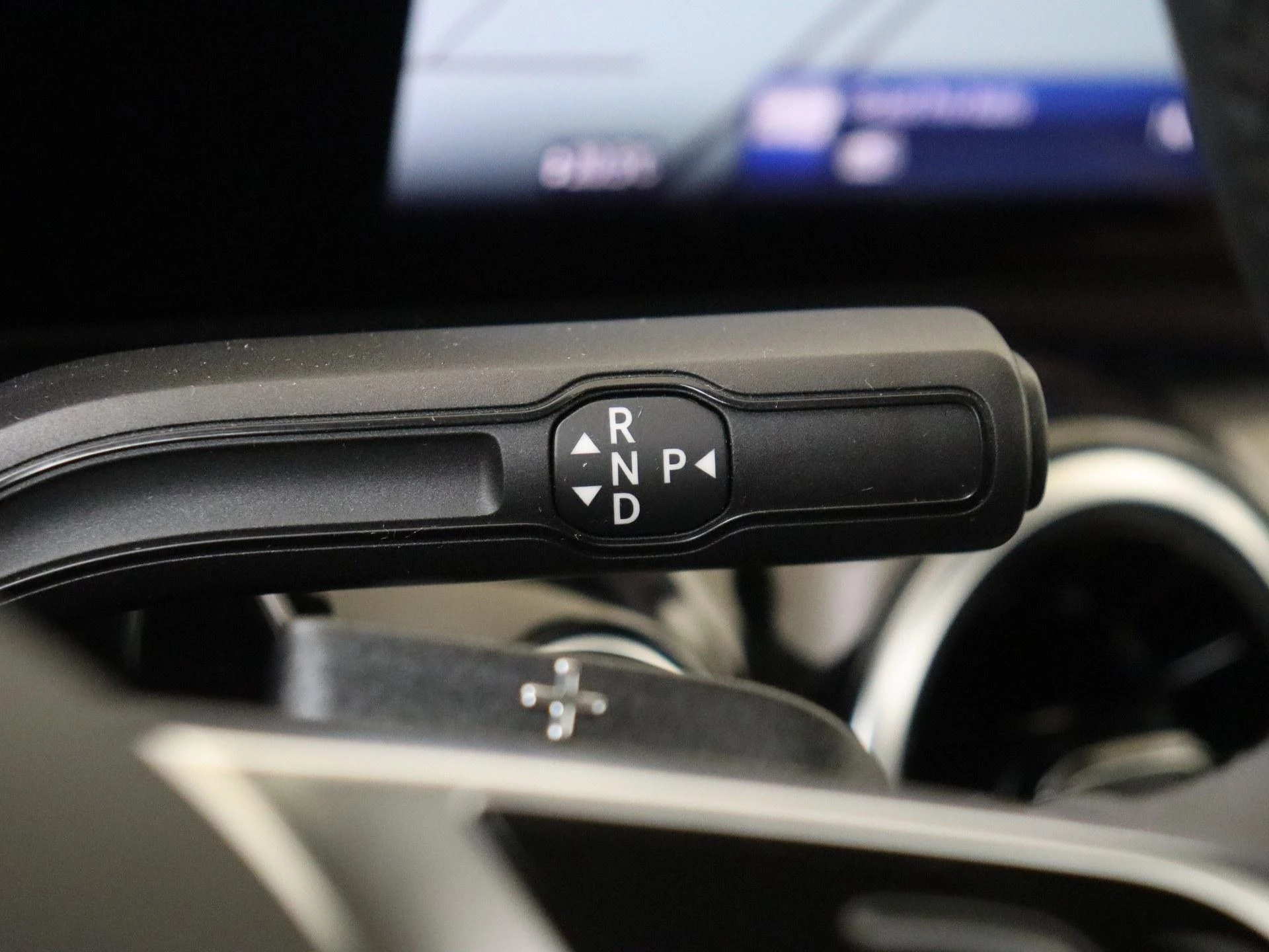 Mercedes-Benz-GLA-image-16