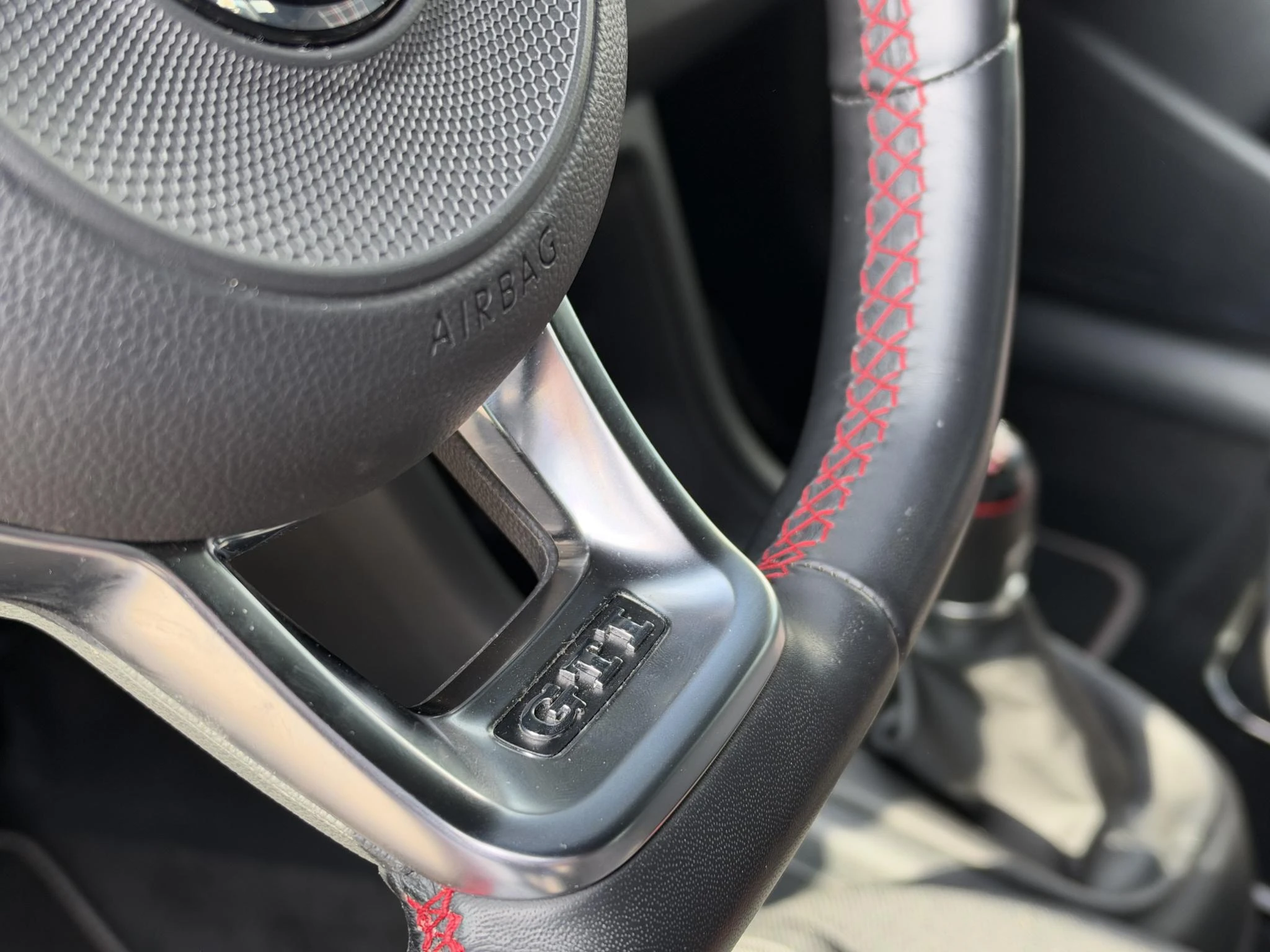 Volkswagen-up!-image-4