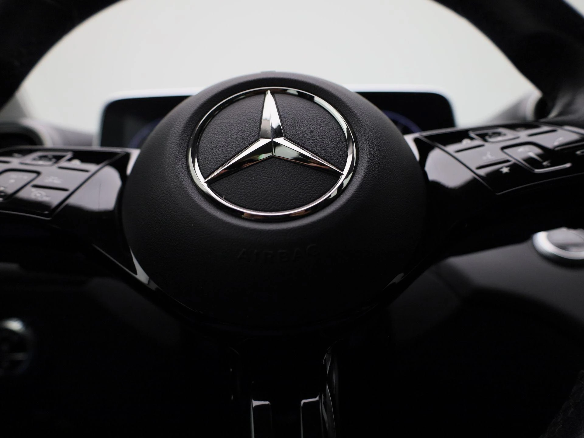 Mercedes-Benz-C-Klasse-image-23