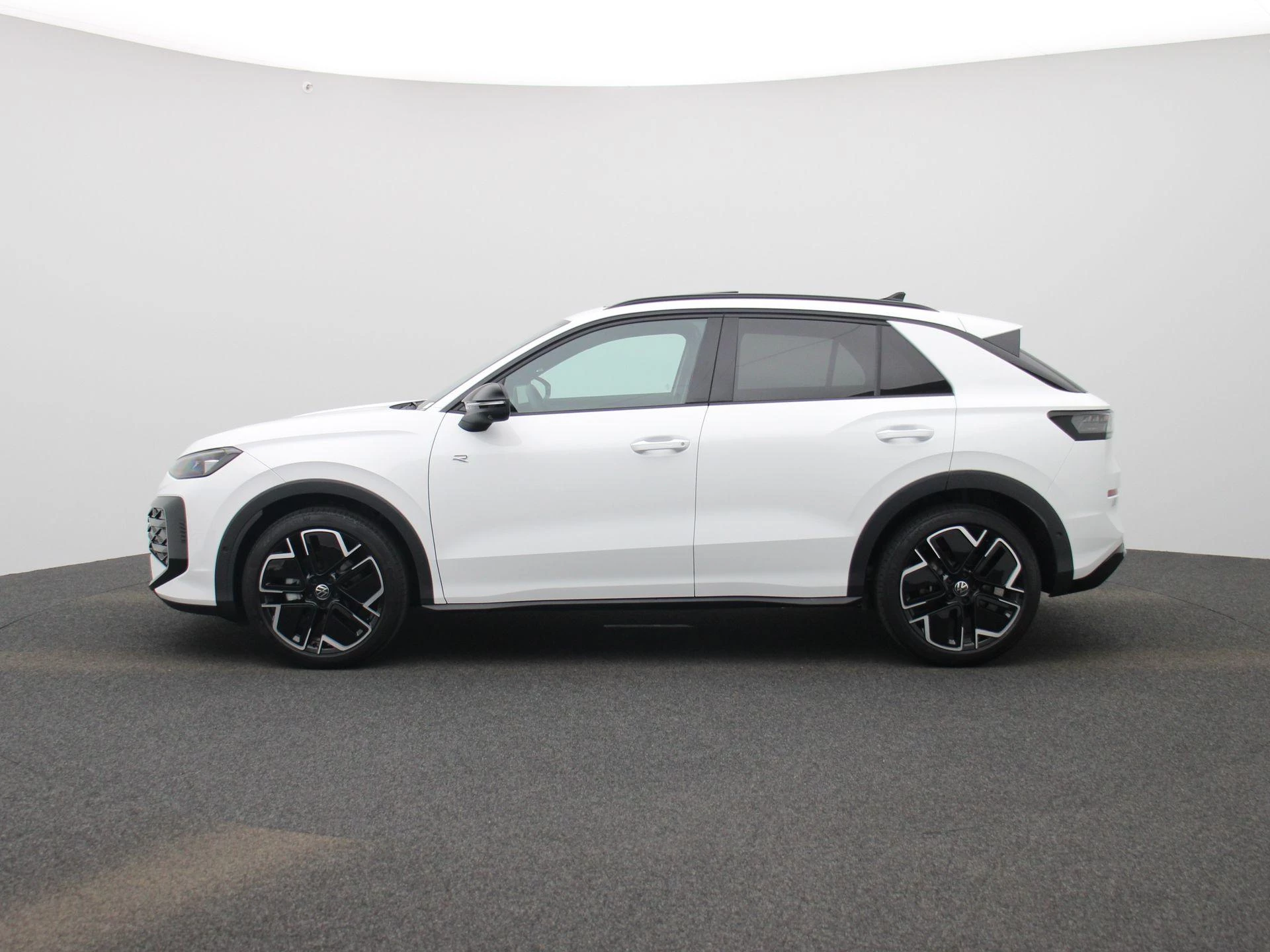 Volkswagen-T-Roc-image-3