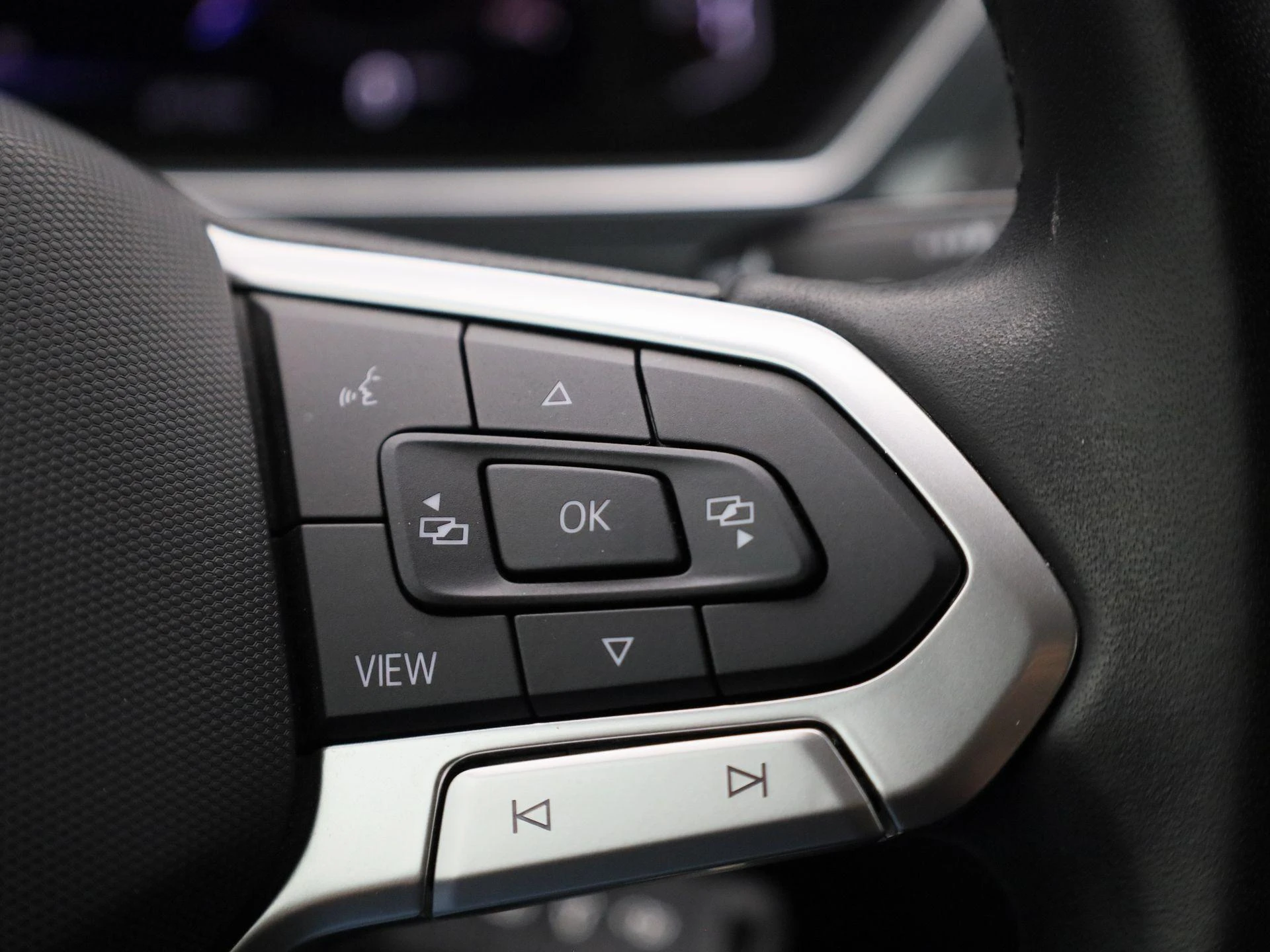 Volkswagen-Tiguan-image-26