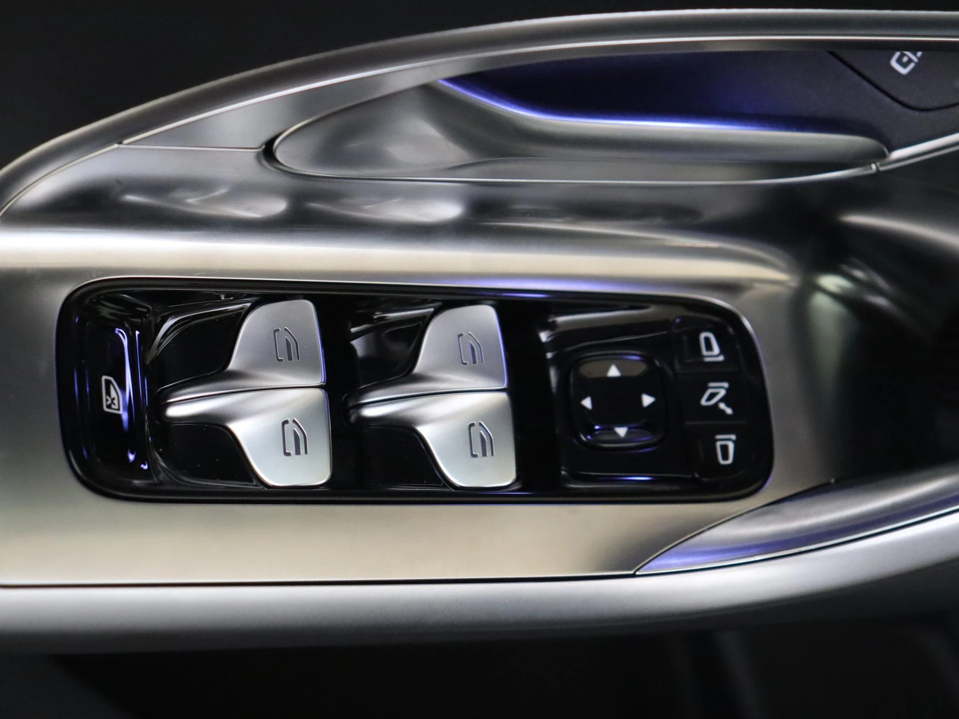 Mercedes-Benz-C-Klasse-image-27