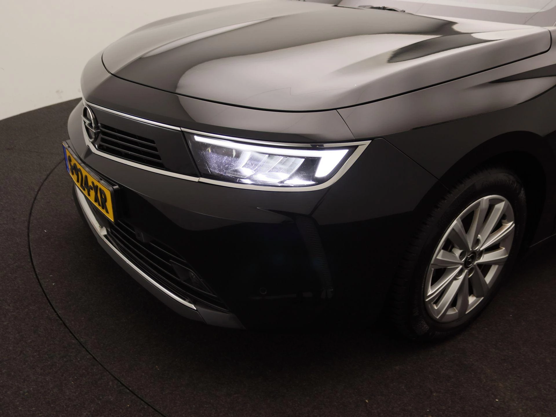 Opel-Astra-image-14