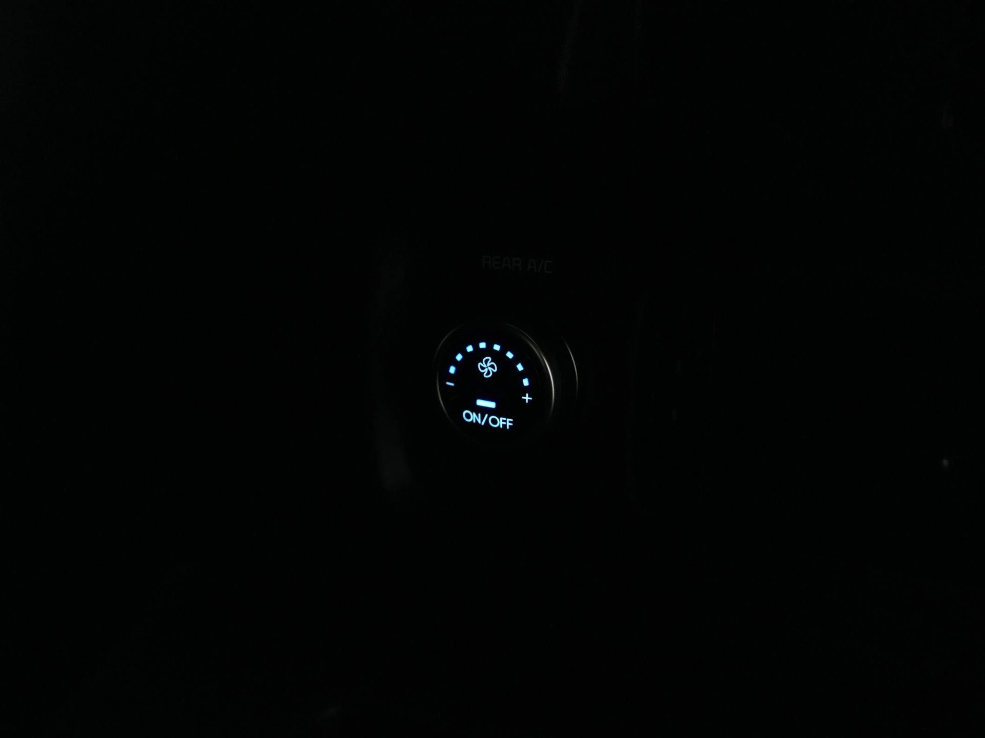 Hyundai-Santa Fe-image-51