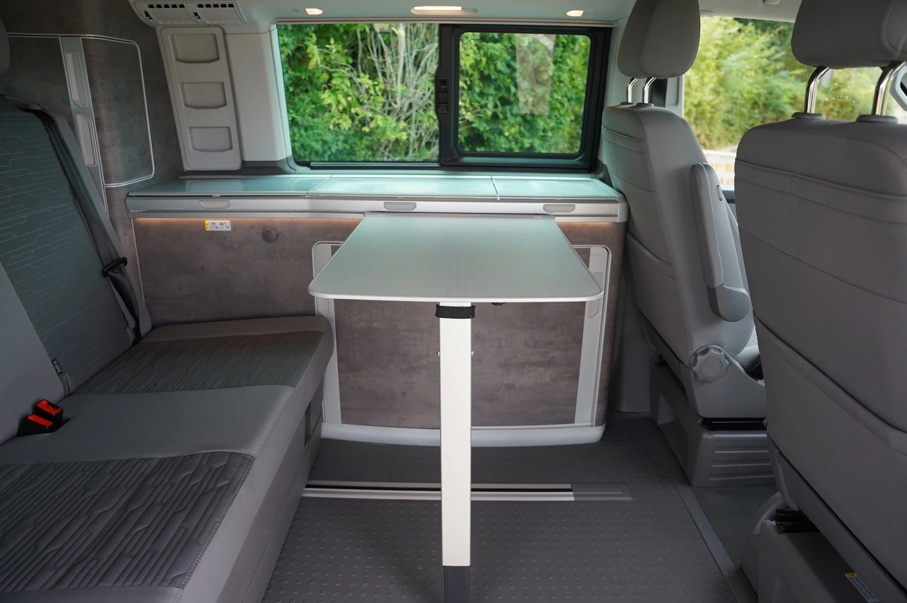Volkswagen-California-image-10