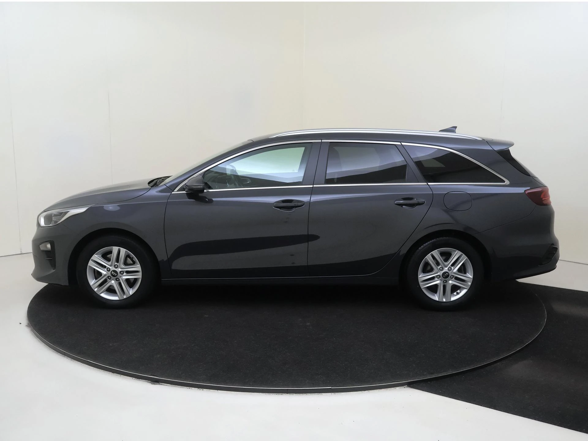 Kia-Ceed Sportswagon-image-7