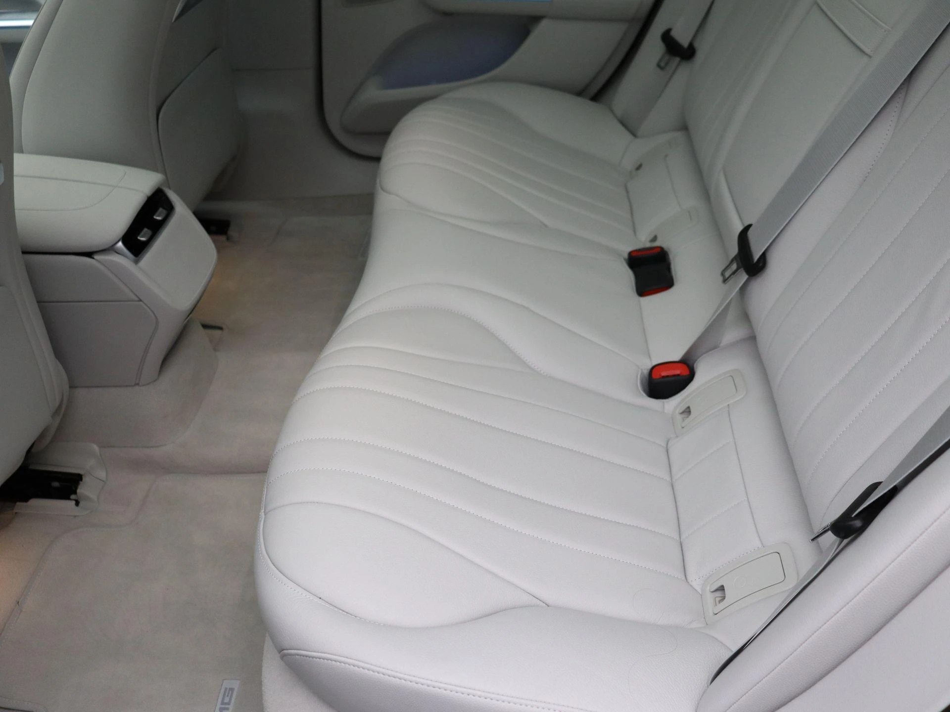 Mercedes-Benz EQE 300 Star Edition + DIGITAL LIGHT + AIRMATIC + PANO DAK + LEDER +