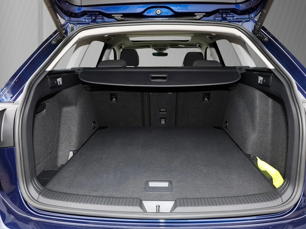 Volkswagen-Golf-image-5