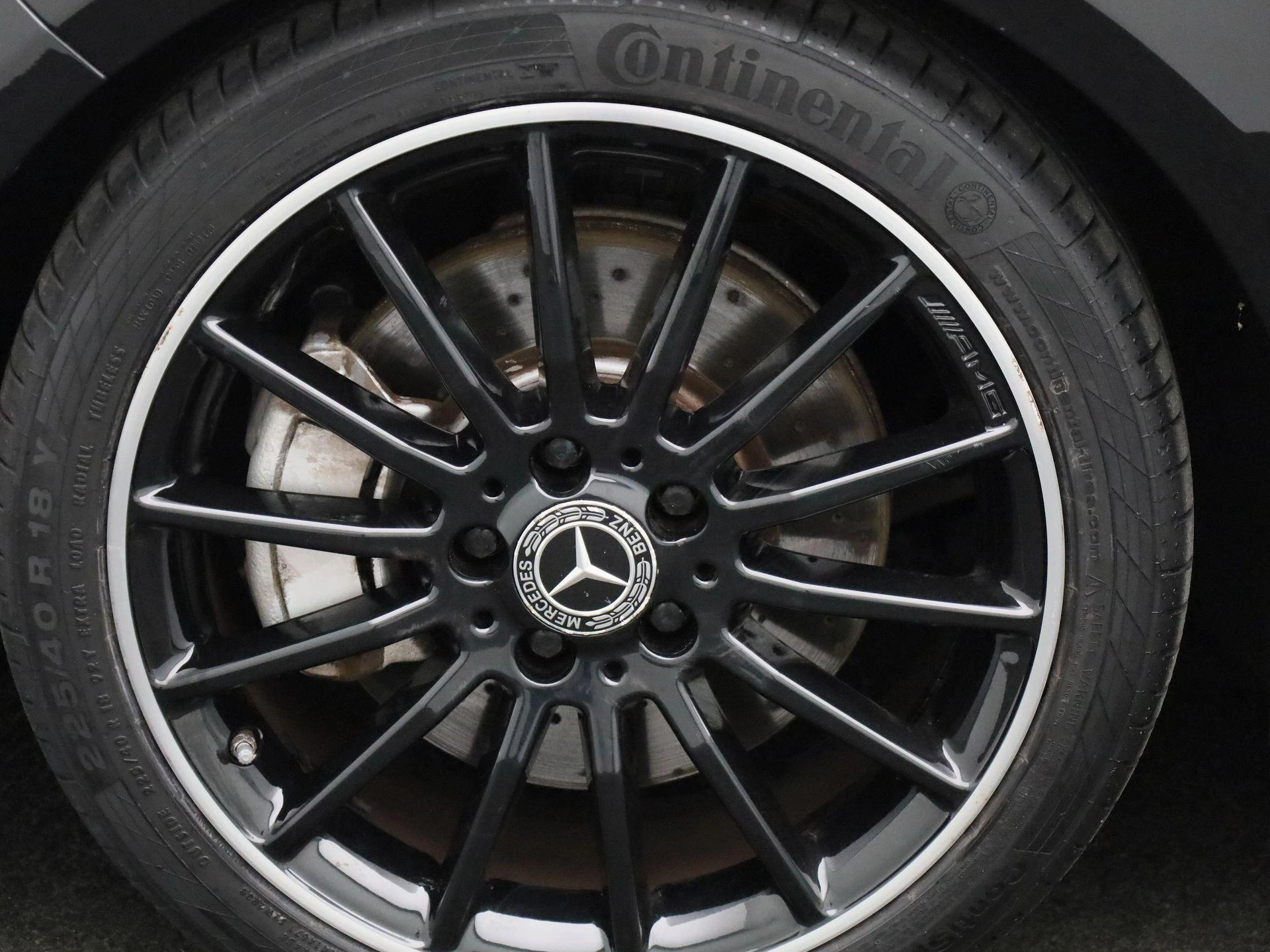 Mercedes-Benz-CLA-image-11