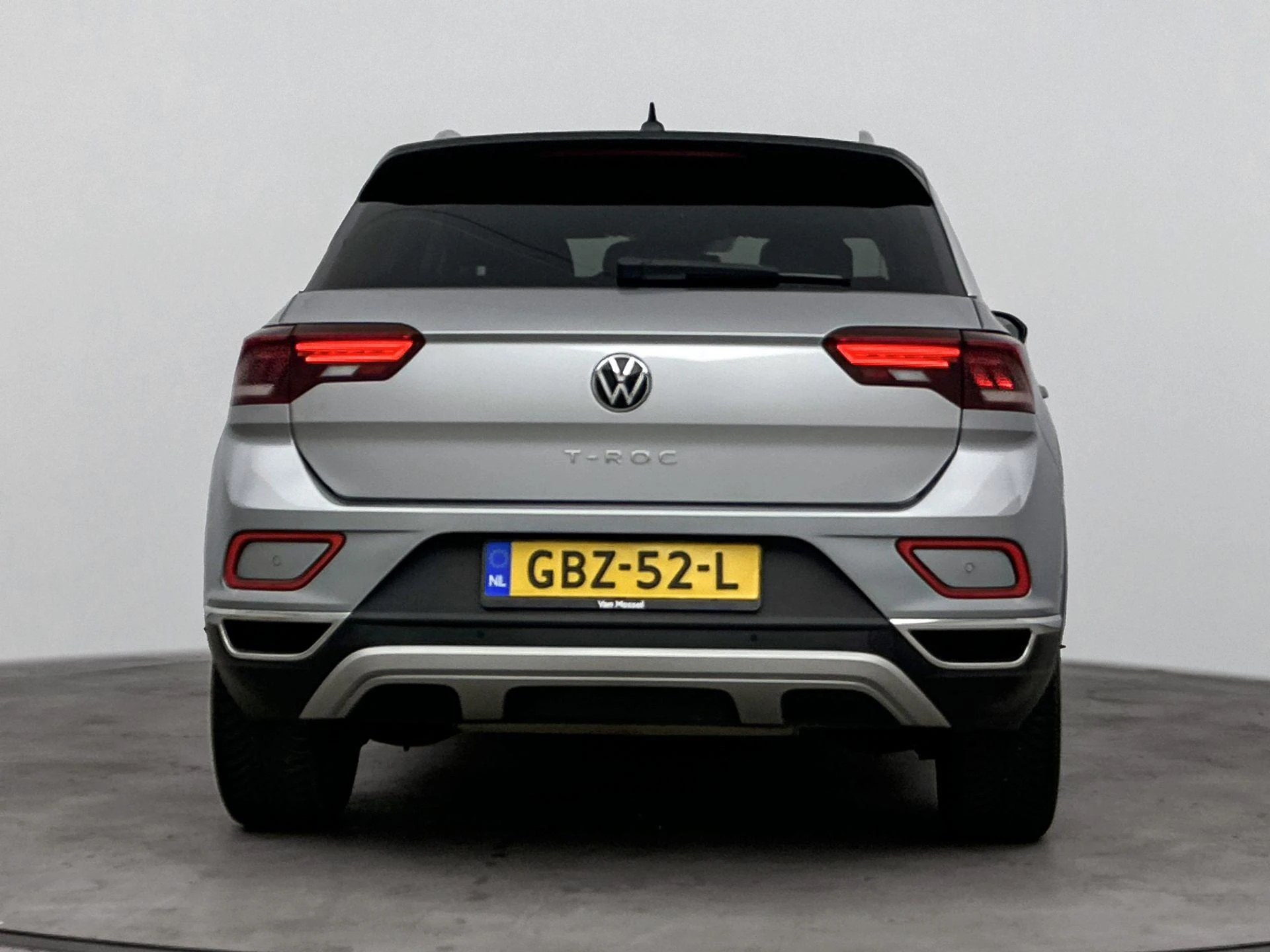 Volkswagen-T-Roc-image-4