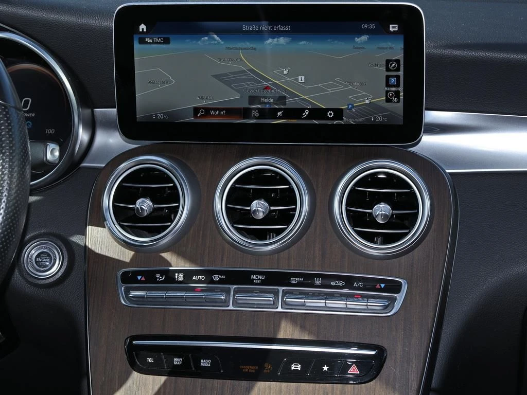 Mercedes-Benz-GLC 300 de-image-11