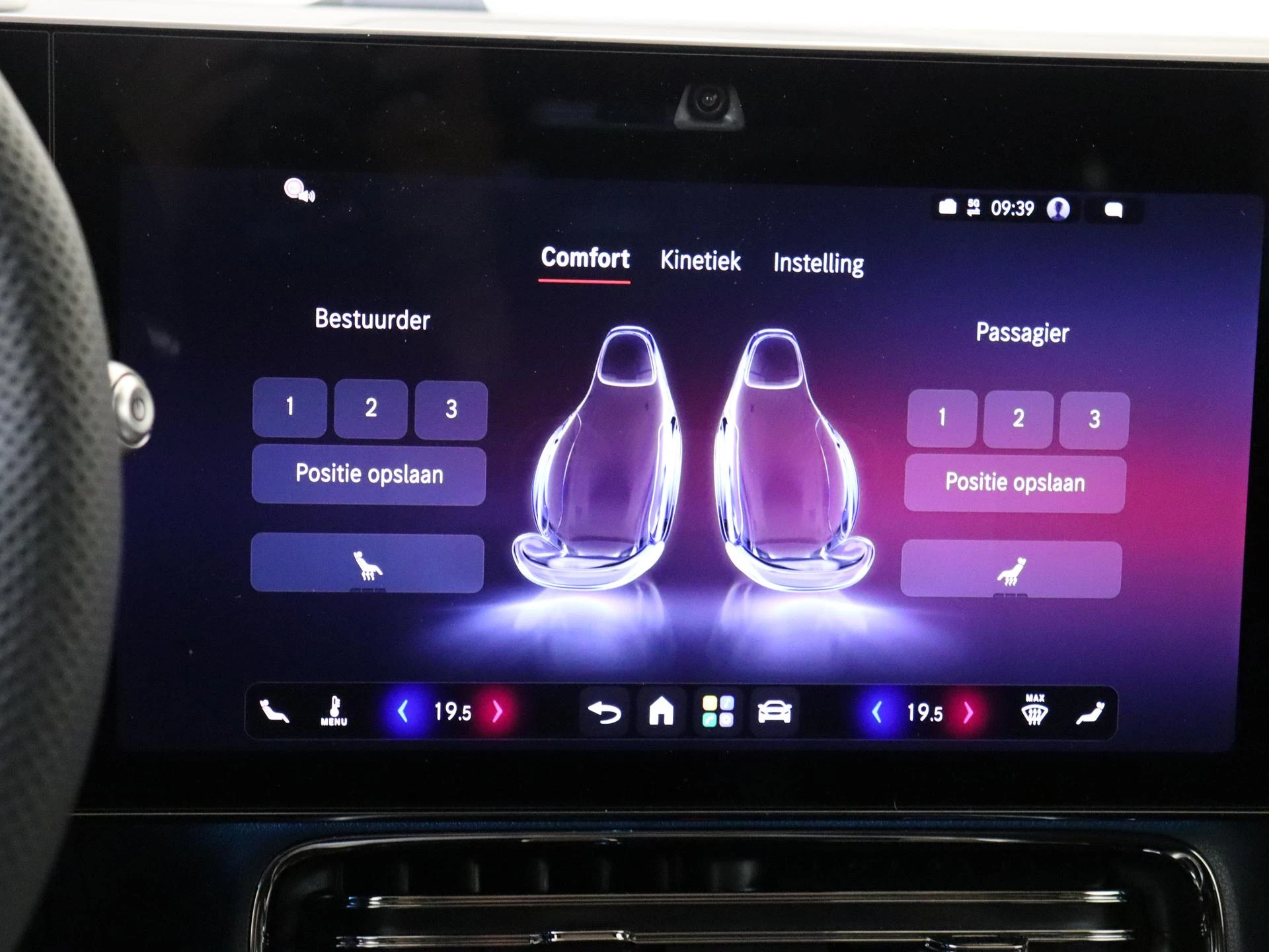 Mercedes-Benz-CLA-image-18