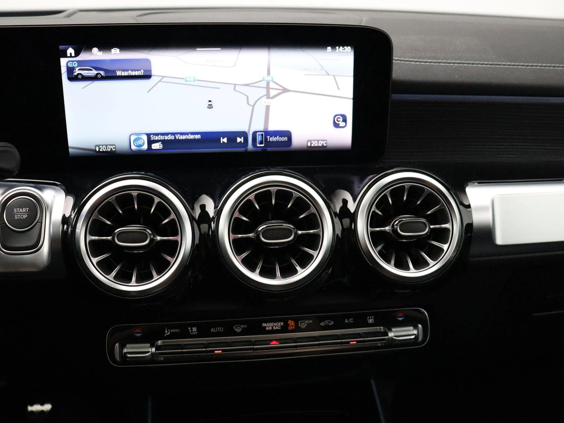 Mercedes-Benz-EQB-image-17