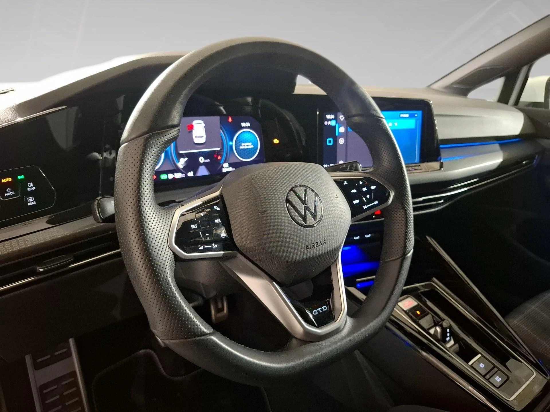 Volkswagen-Golf-image-7