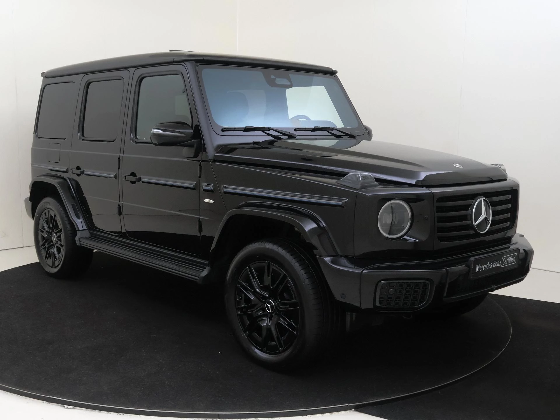 Mercedes-Benz-G-Klasse-image-1