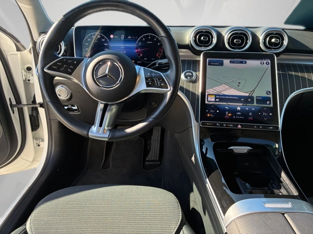 Mercedes-Benz-C-Klasse 200-image-10