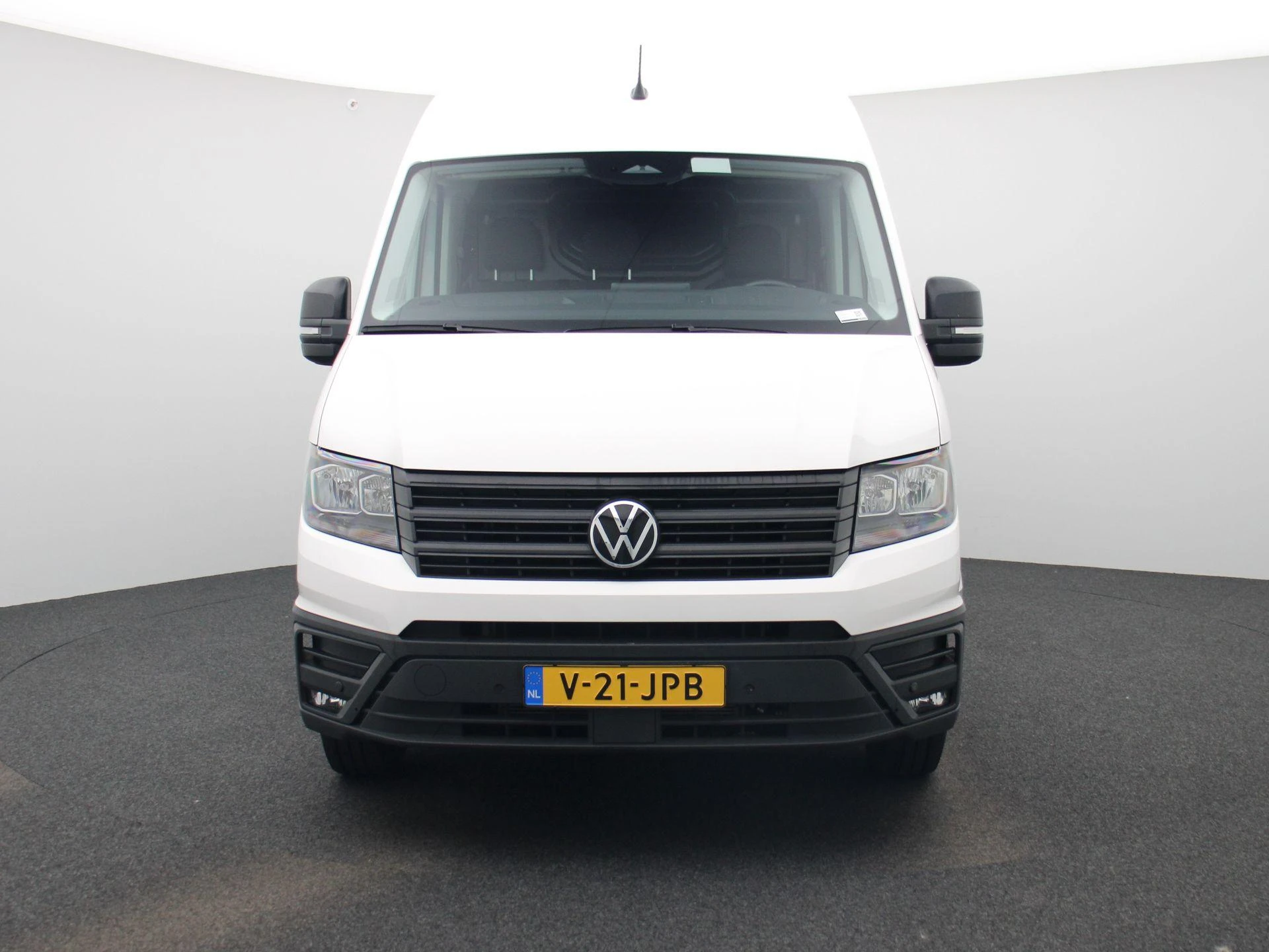 Volkswagen-Crafter-image-2
