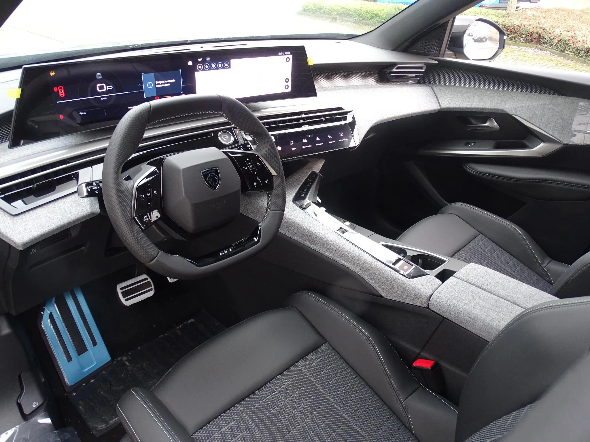Peugeot 5008 1.2 HYBRID 145 GT +pano dak