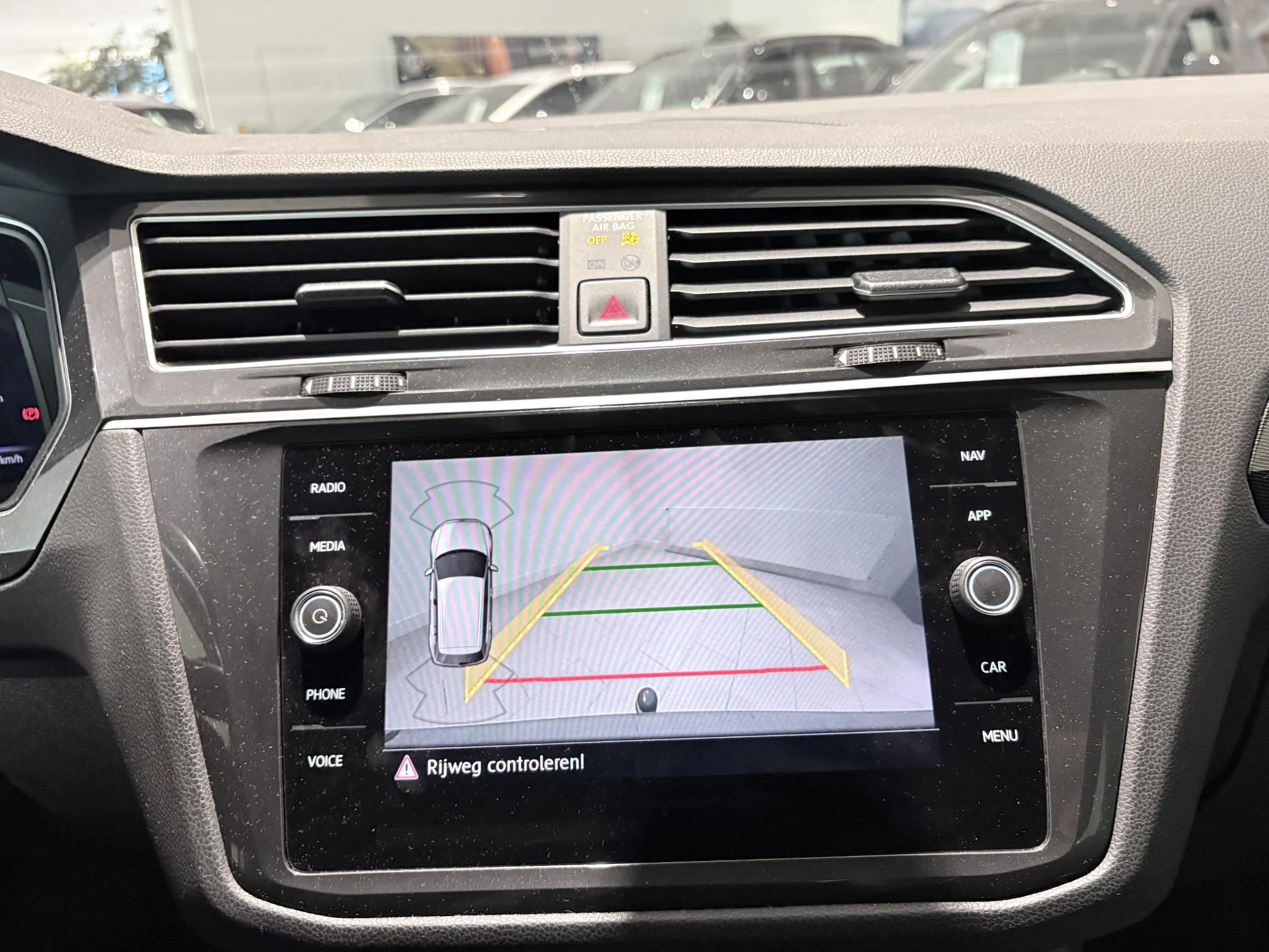 Volkswagen-Tiguan-image-26