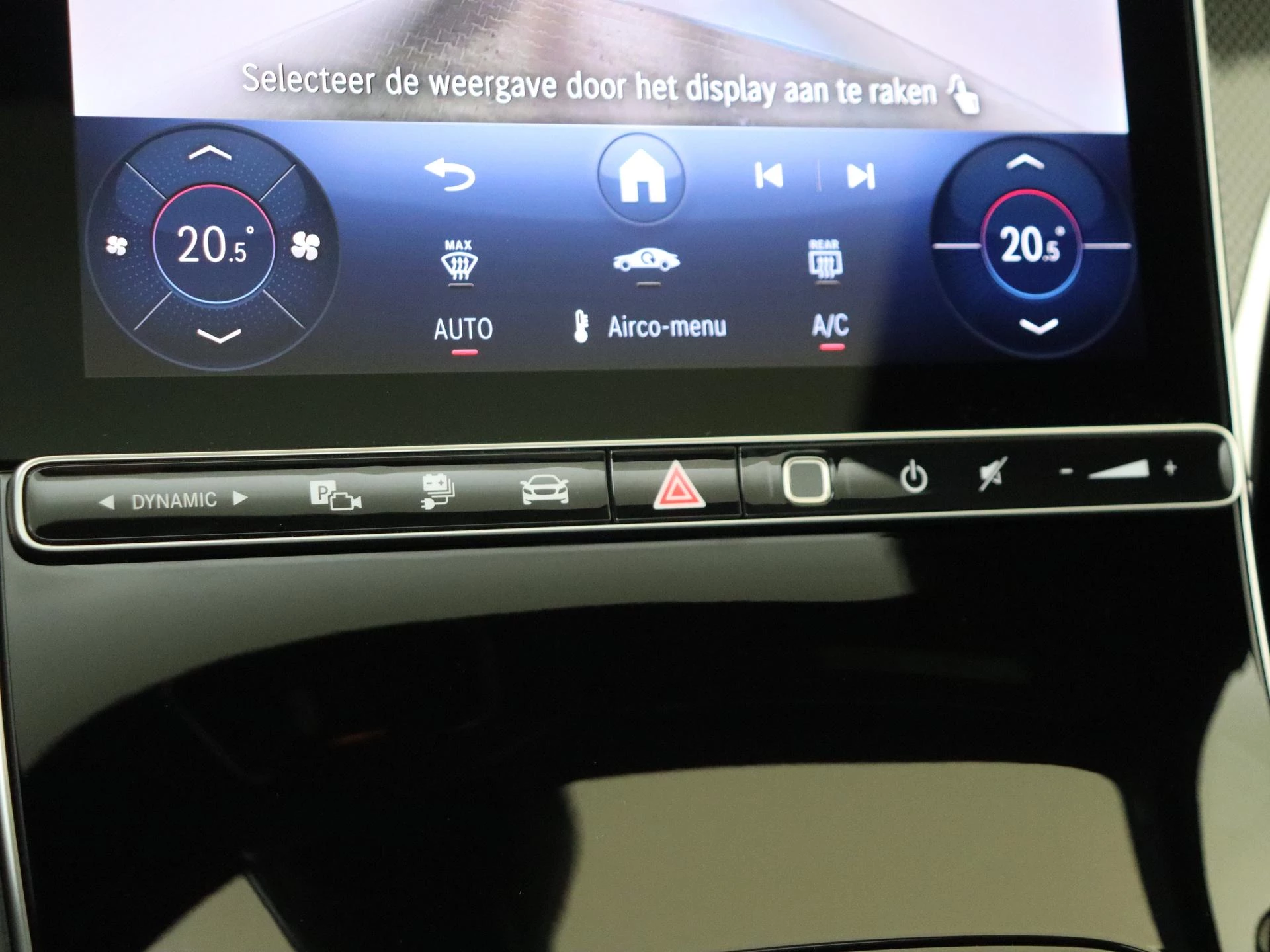 Mercedes-Benz-GLC-image-18