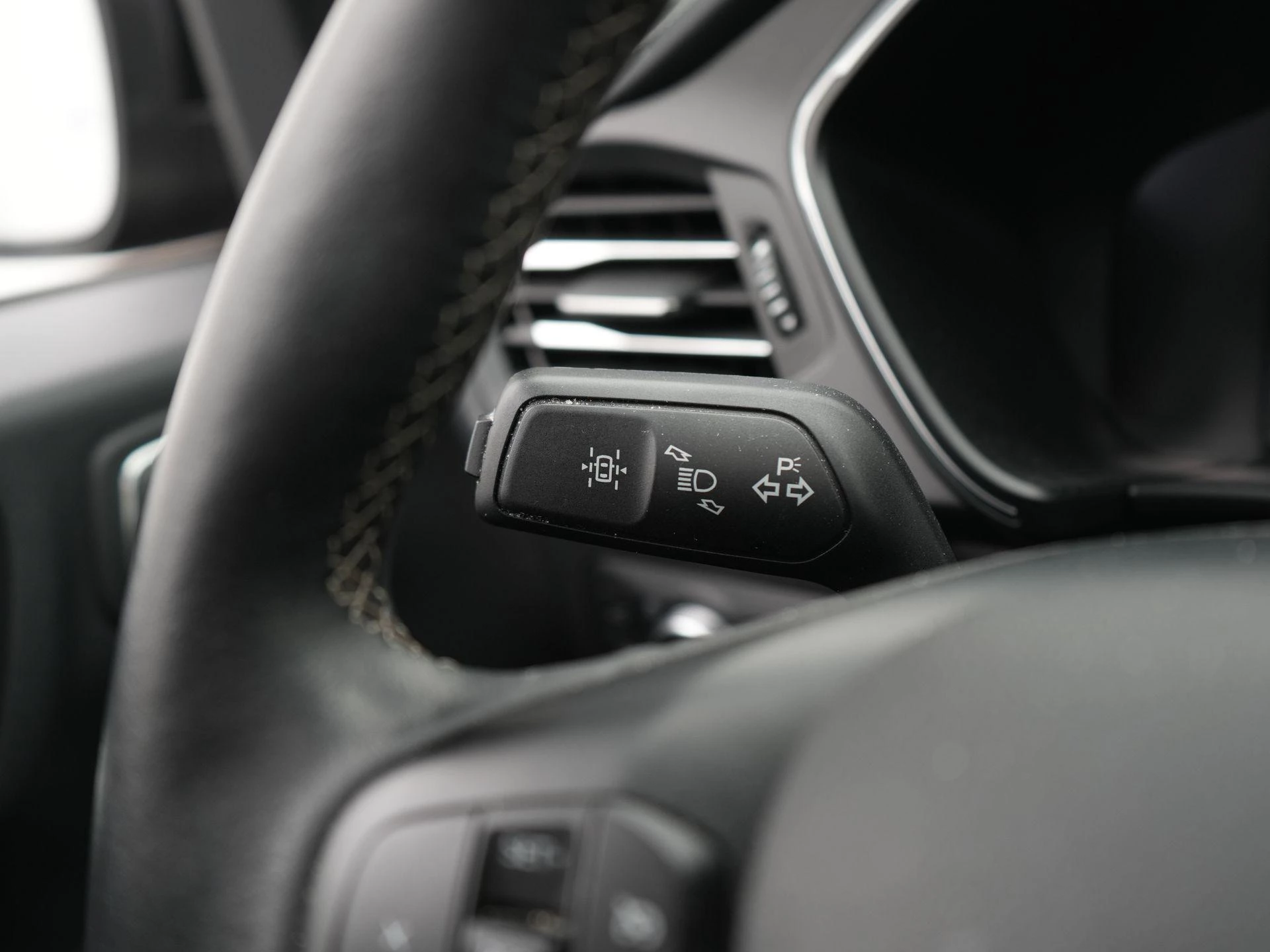 Ford-Kuga-image-28