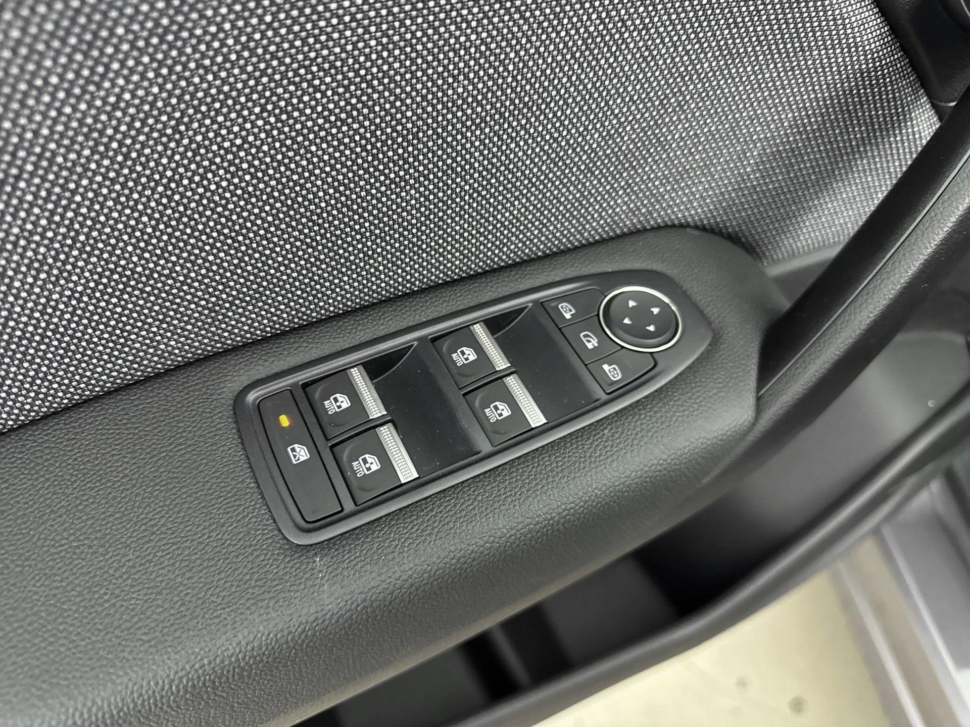 Renault Captur 1.8 E-Tech full hybrid 160Pk Techno
