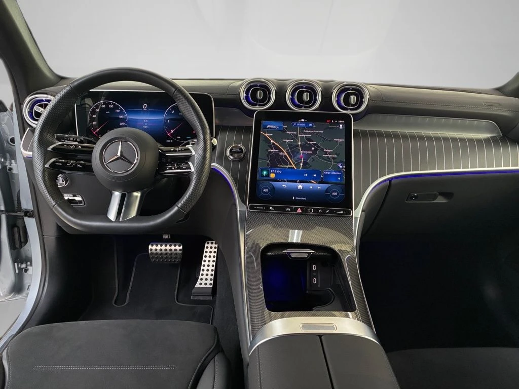 Mercedes-Benz-GLC 220 d-image-11