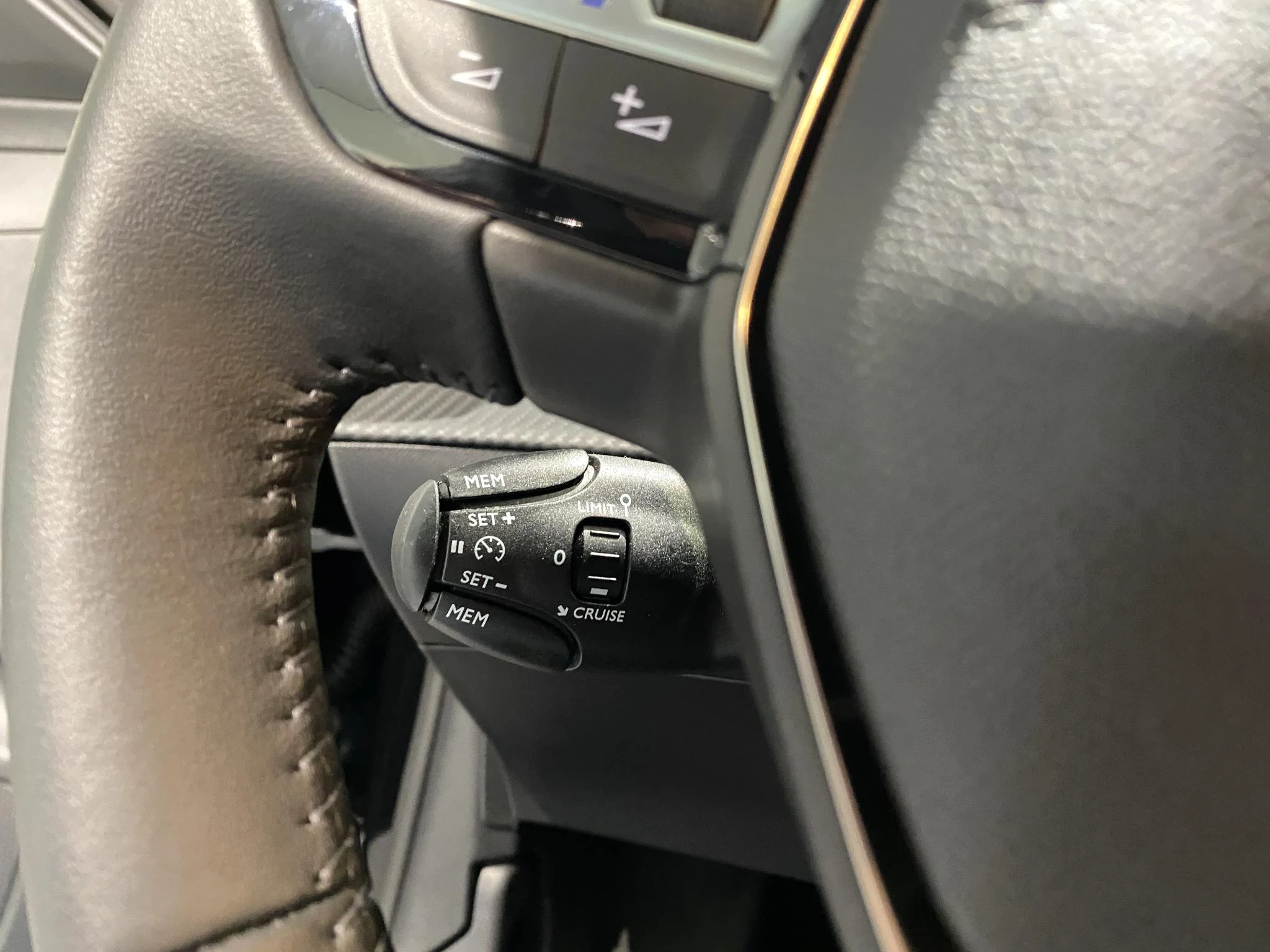 Peugeot-e-208-image-14