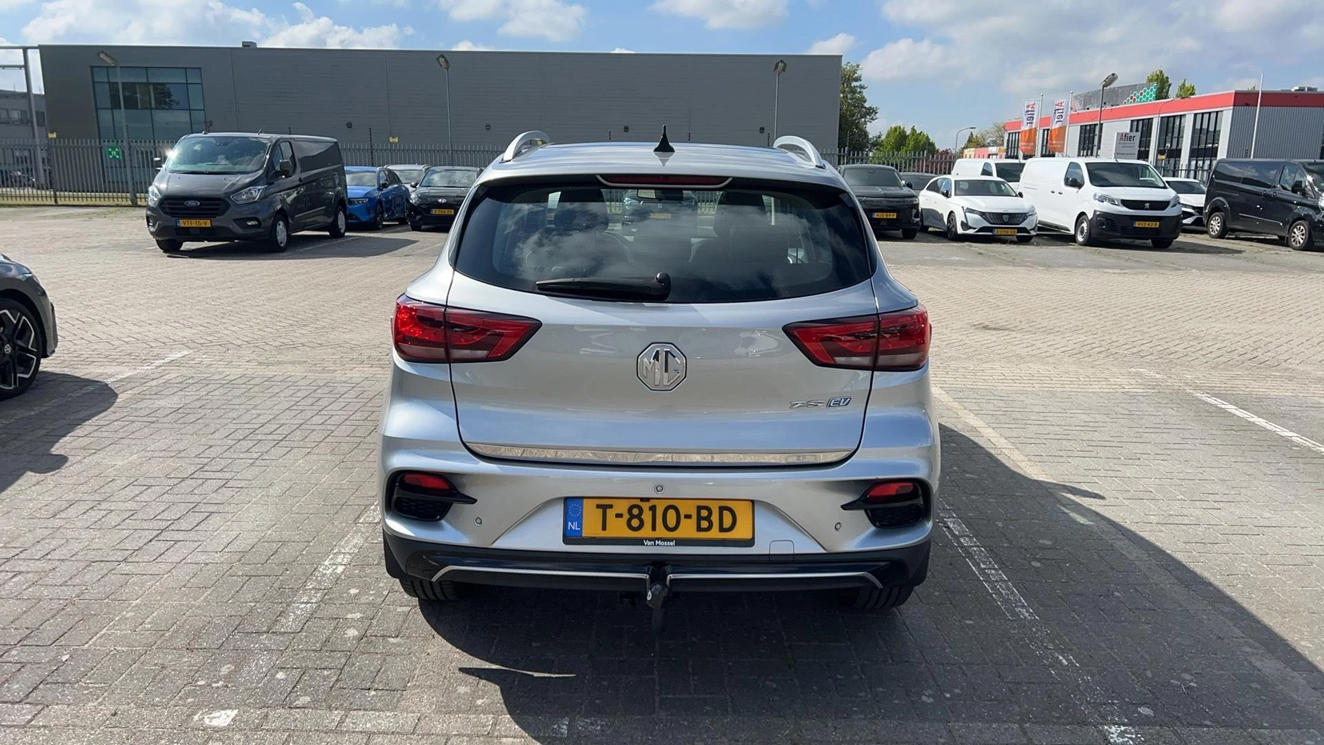 MG-ZS EV-image-2