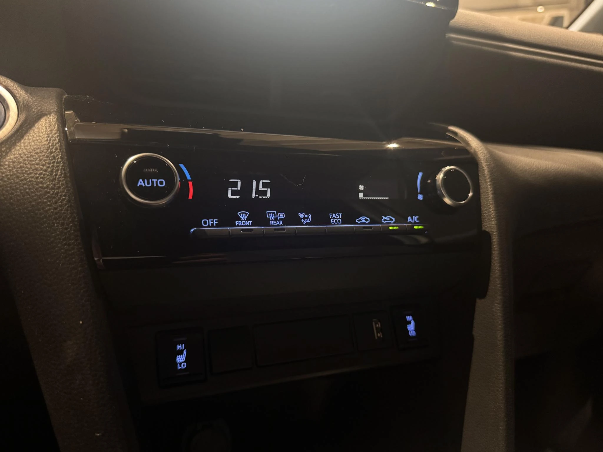 Toyota-Yaris Cross-image-13