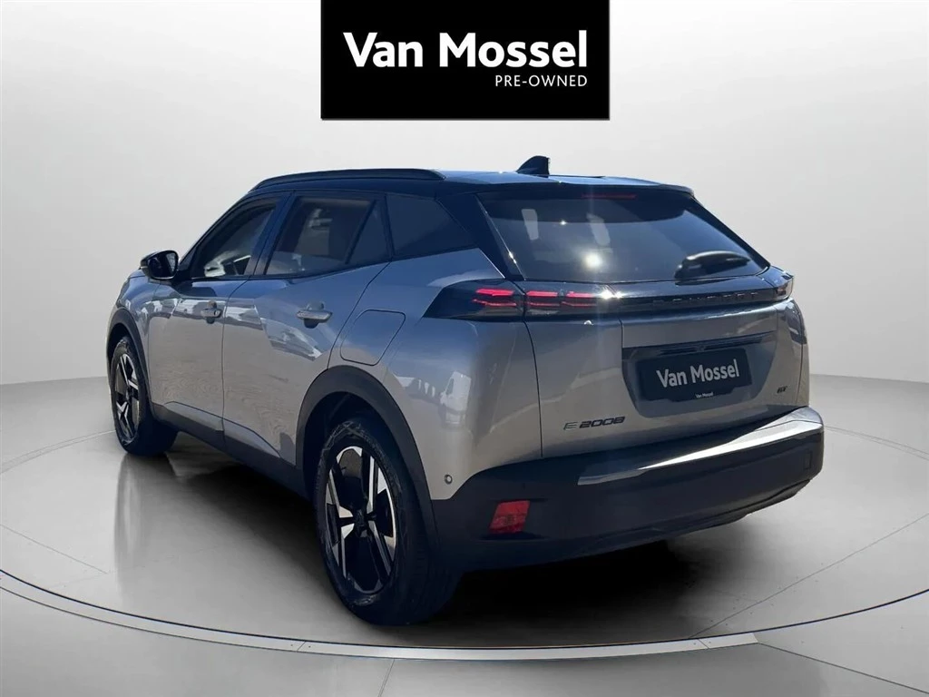 Peugeot-e-2008-image-6