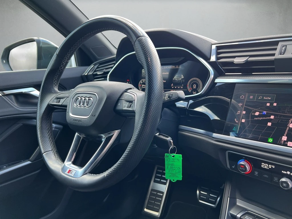 Audi Q3 S line 40 TDI quattro S tronic *Navi*AHK*