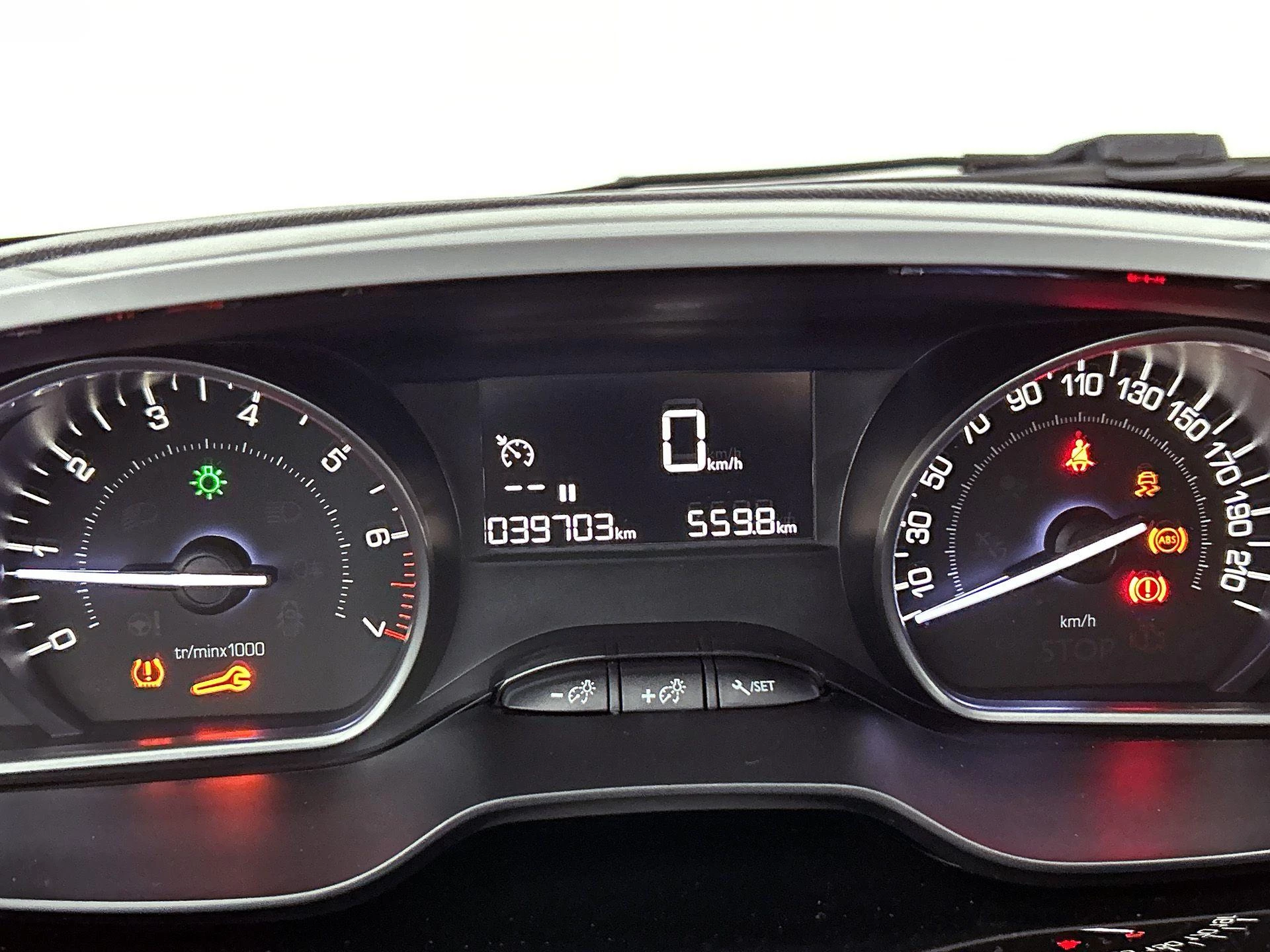 Peugeot-2008-image-17