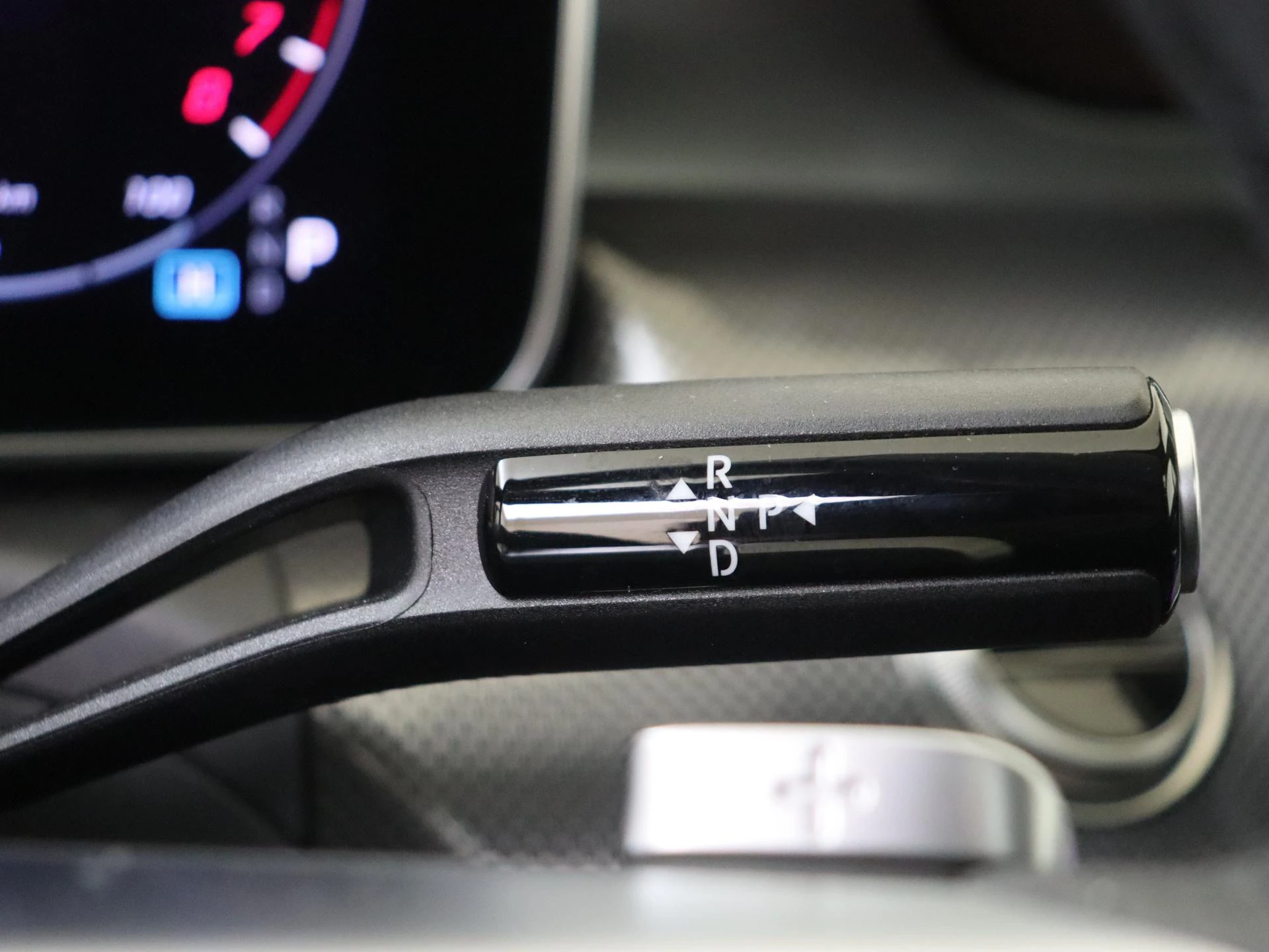 Mercedes-Benz-C-Klasse-image-12