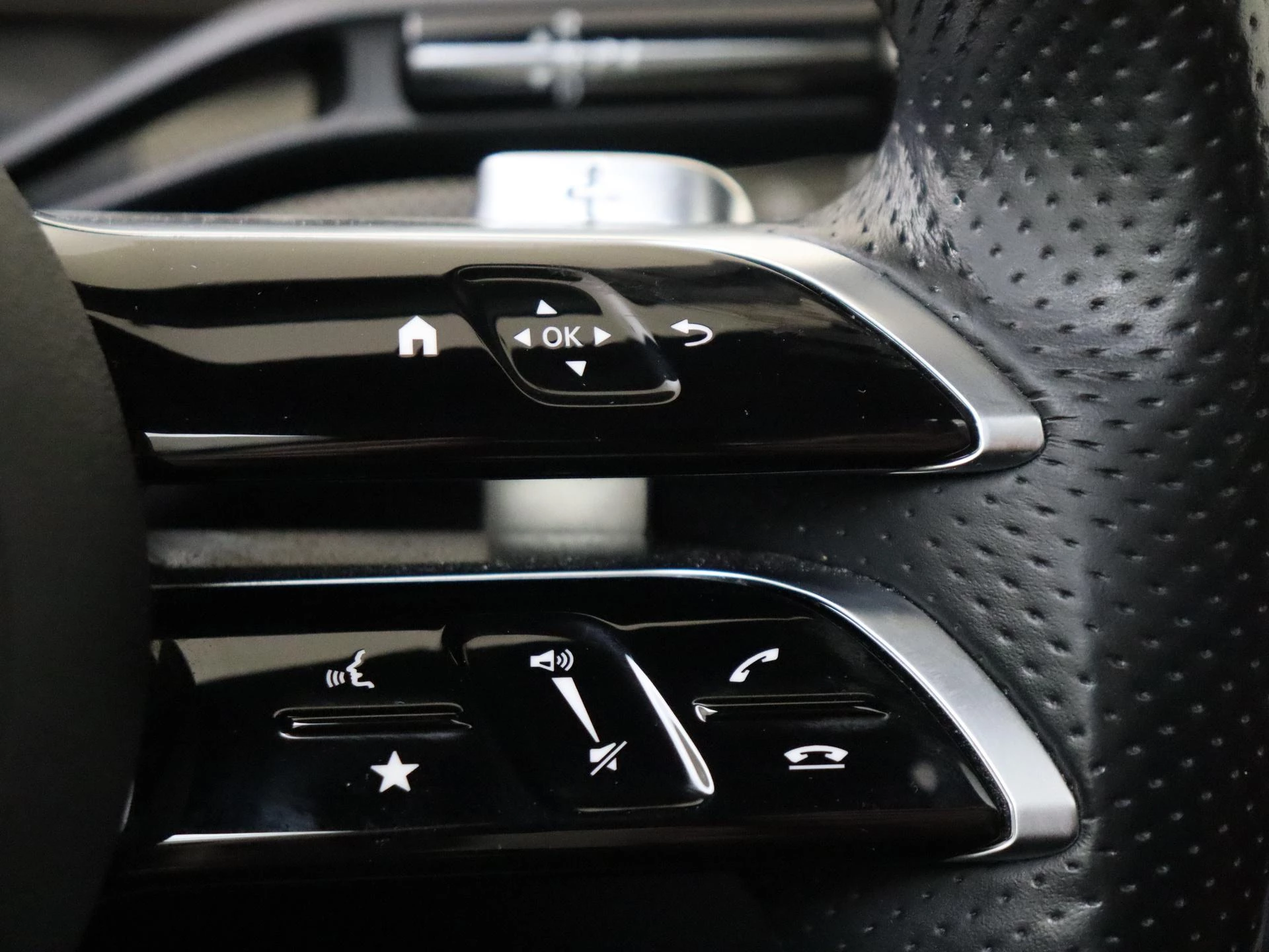 Mercedes-Benz-C-Klasse-image-13