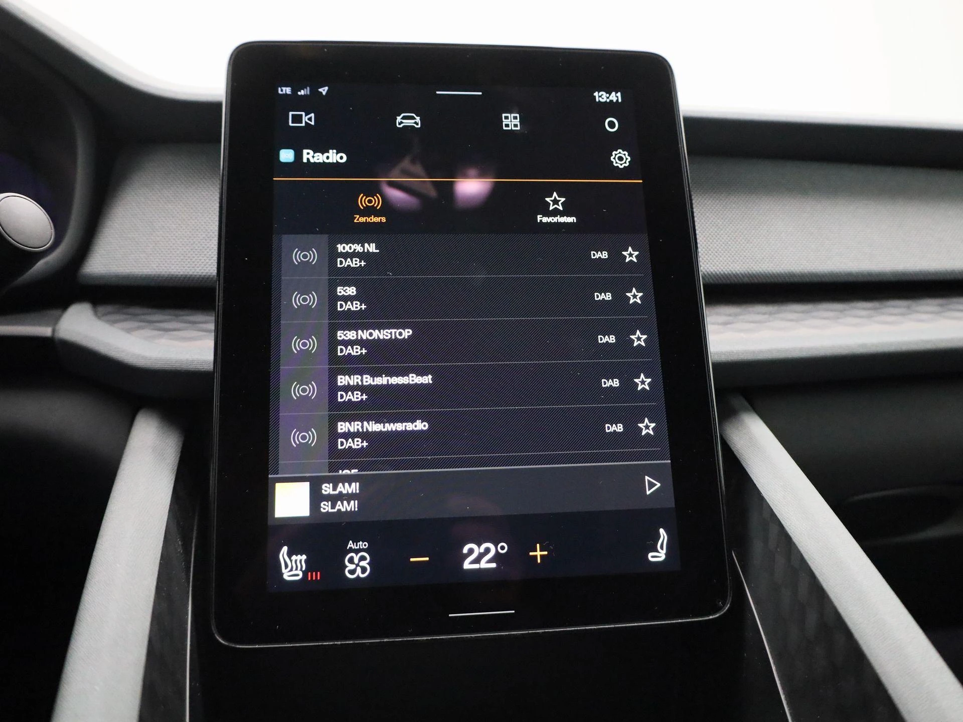 Polestar-2-image-24