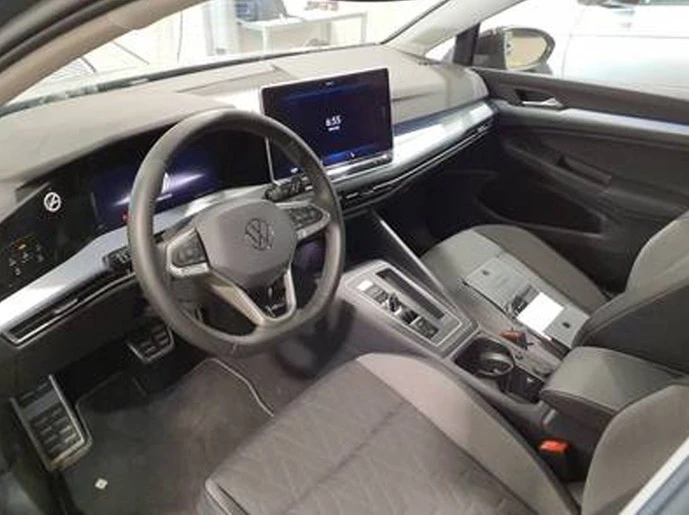 Volkswagen-Golf-image-3