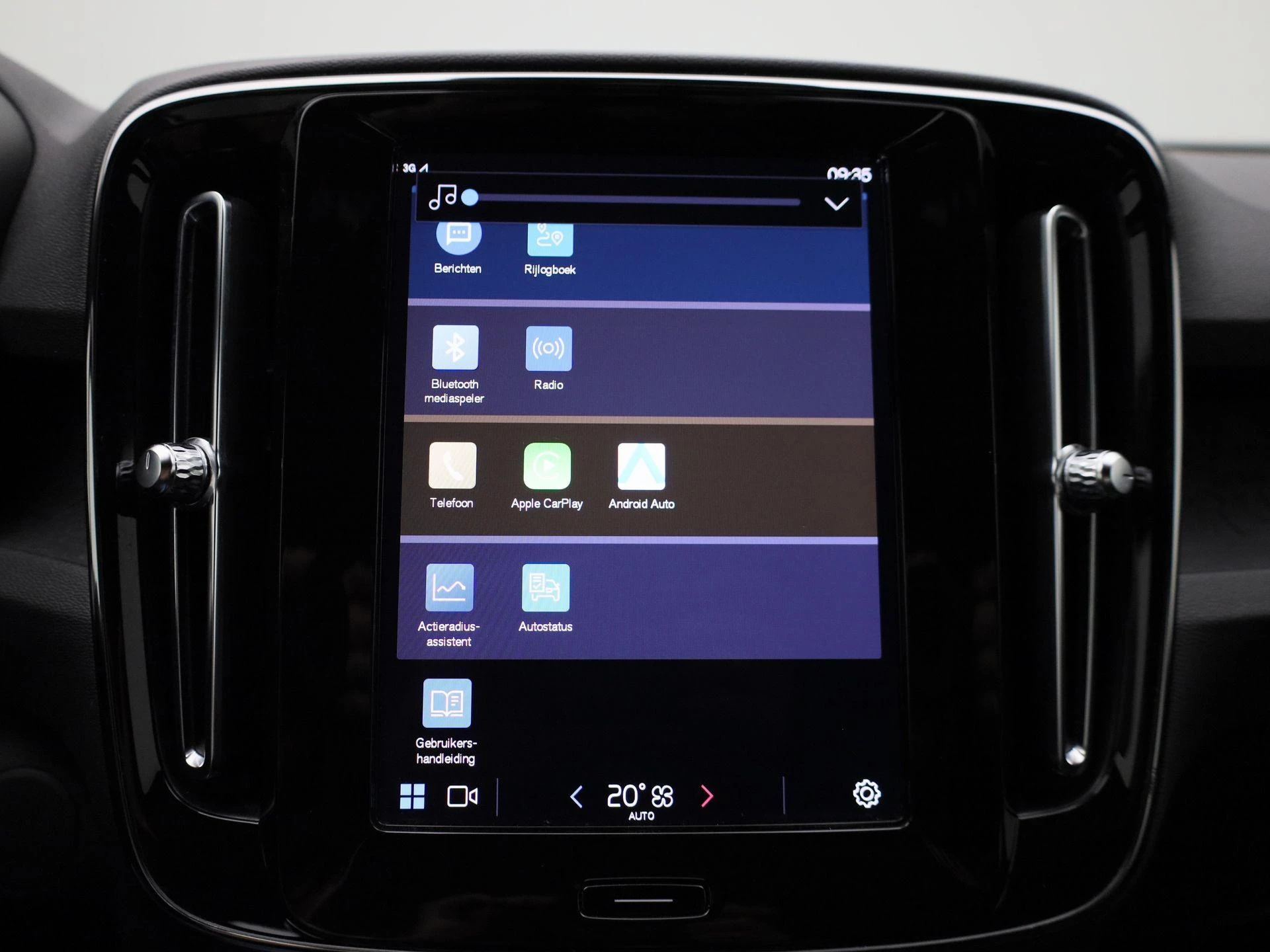 Volvo XC40 Recharge Core