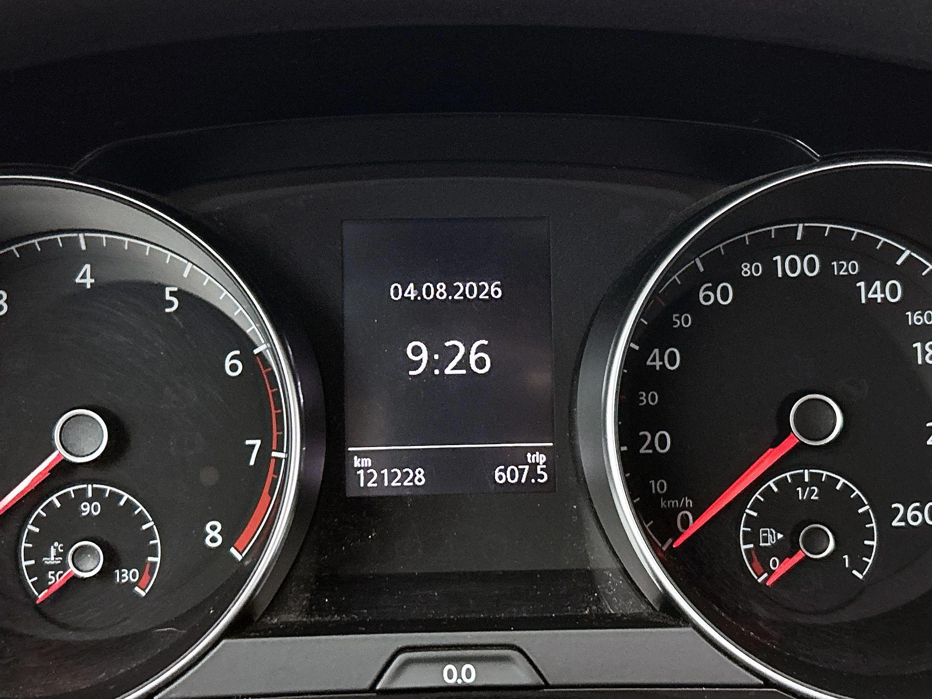 Volkswagen-Golf Sportsvan-image-20