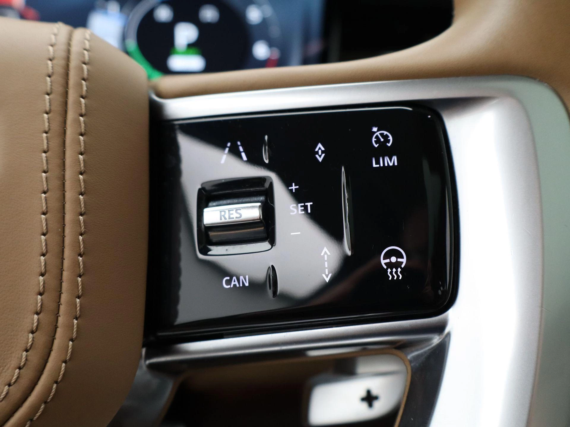 Land Rover-Range Rover-image-26