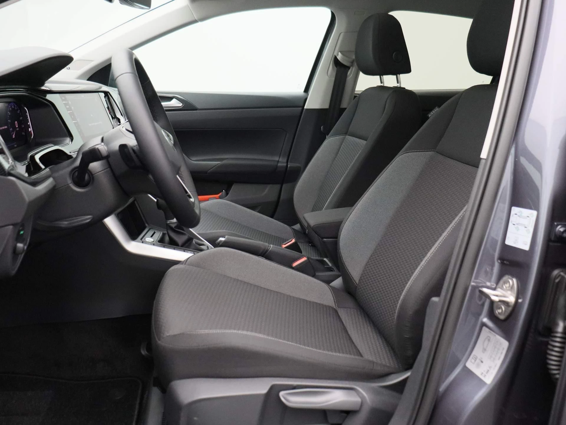 Volkswagen-Polo-image-11