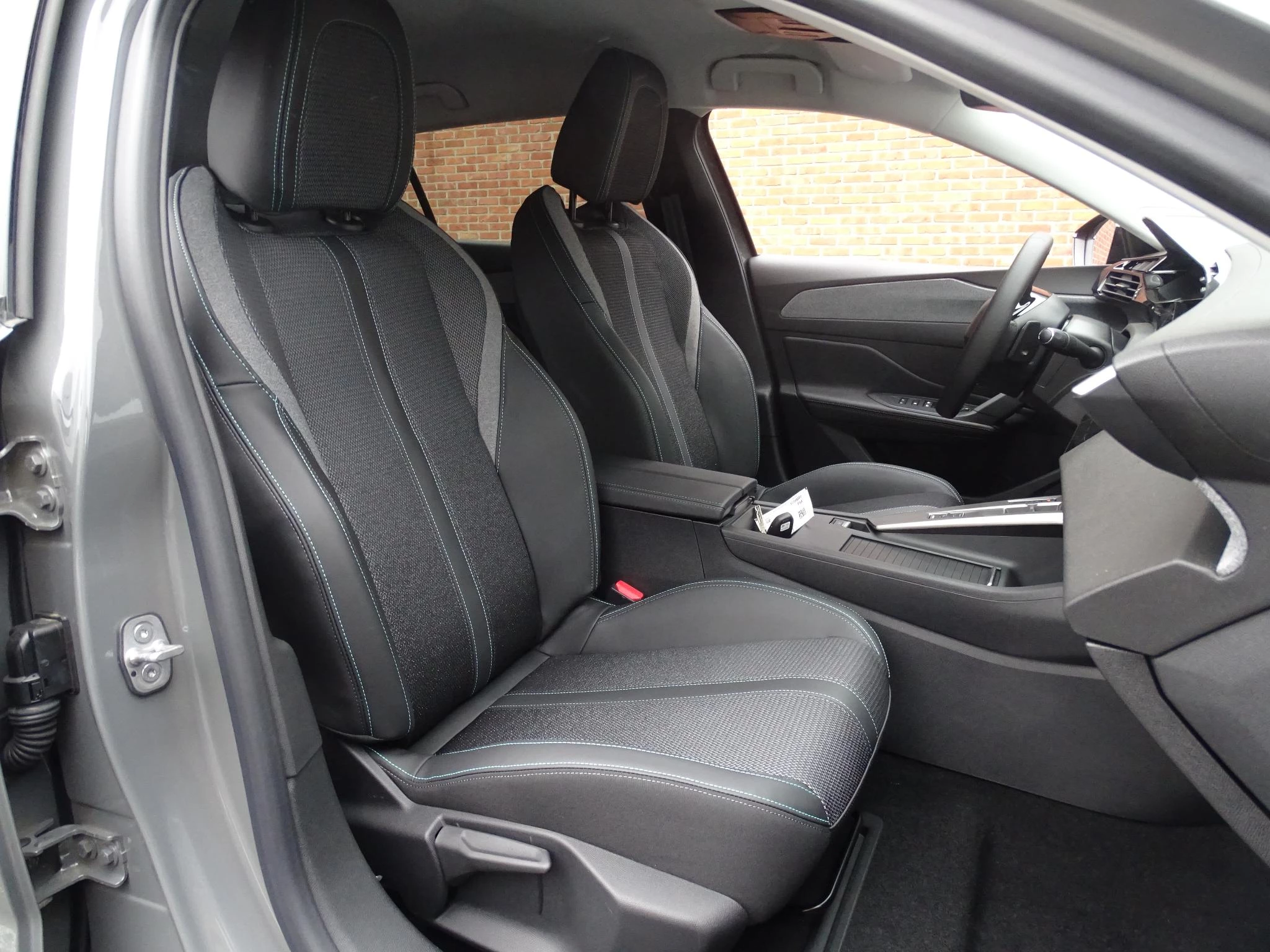 Peugeot-408-image-13