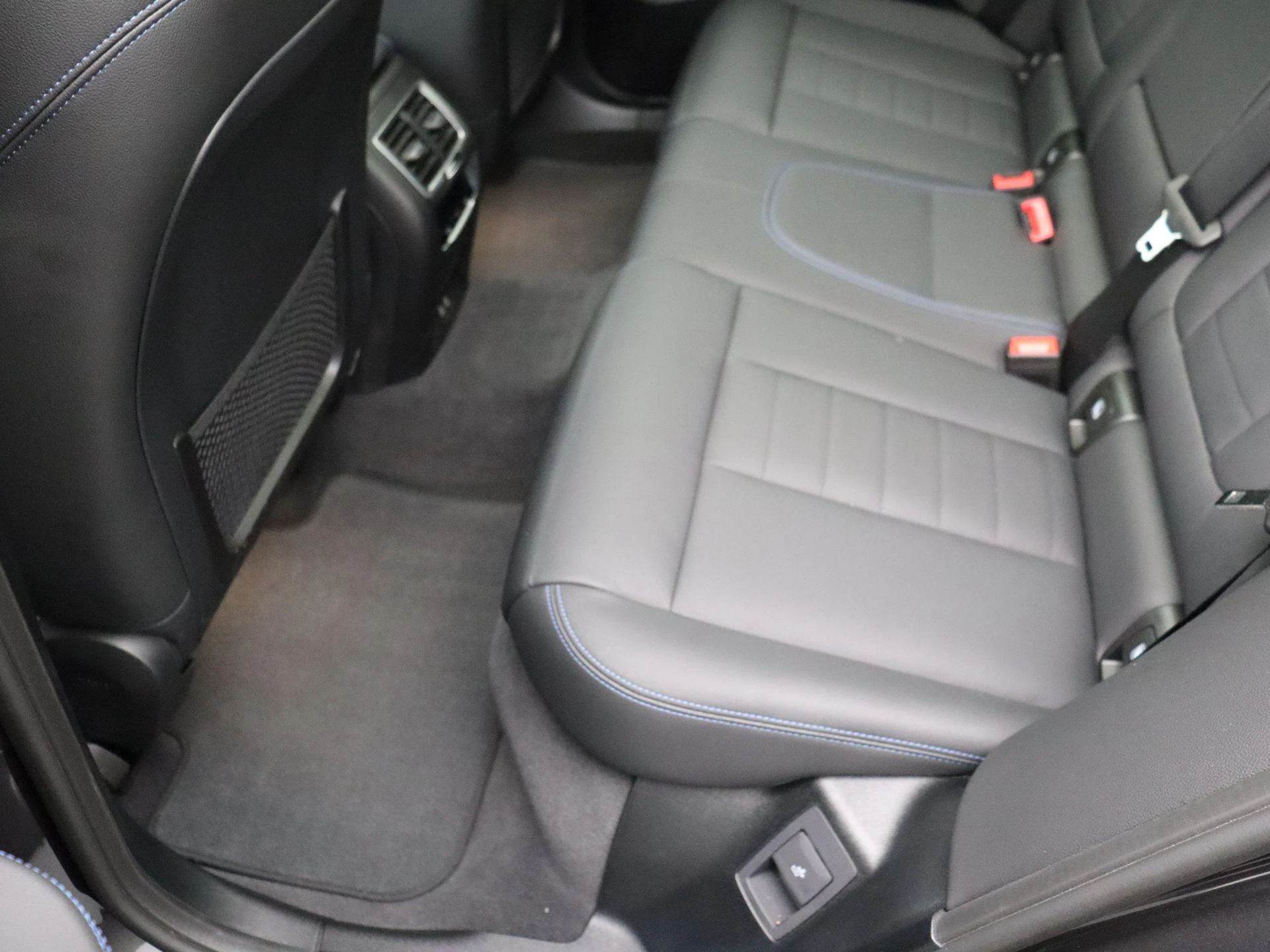 BMW-iX3-image-19