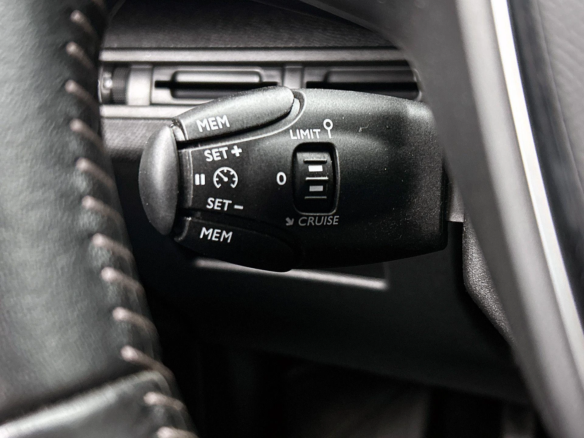 Peugeot-5008-image-5