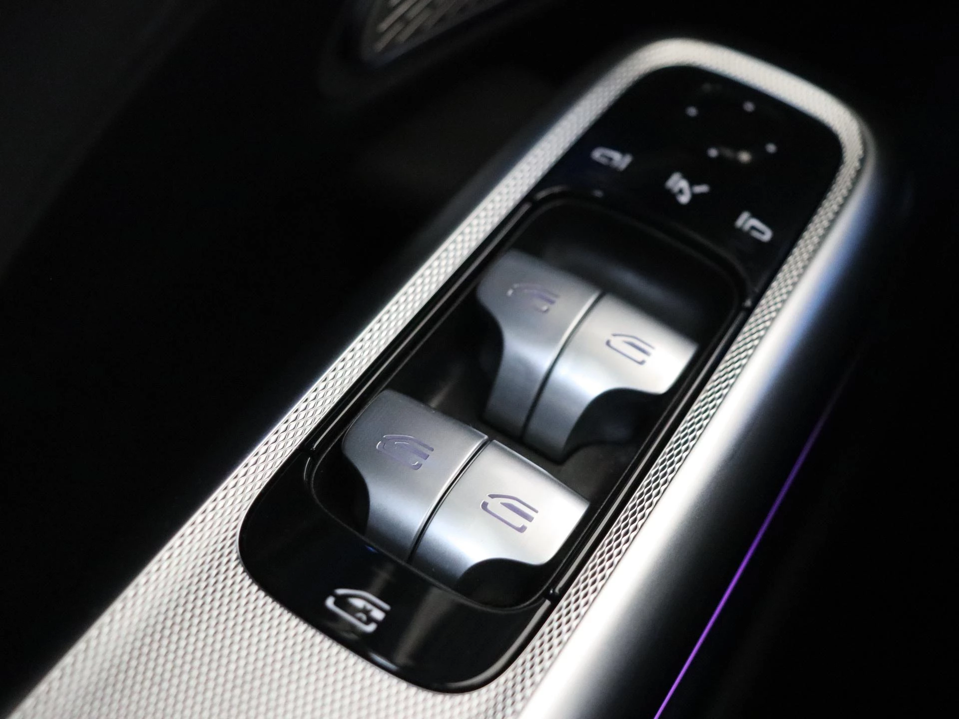 Mercedes-Benz-E-Klasse-image-30