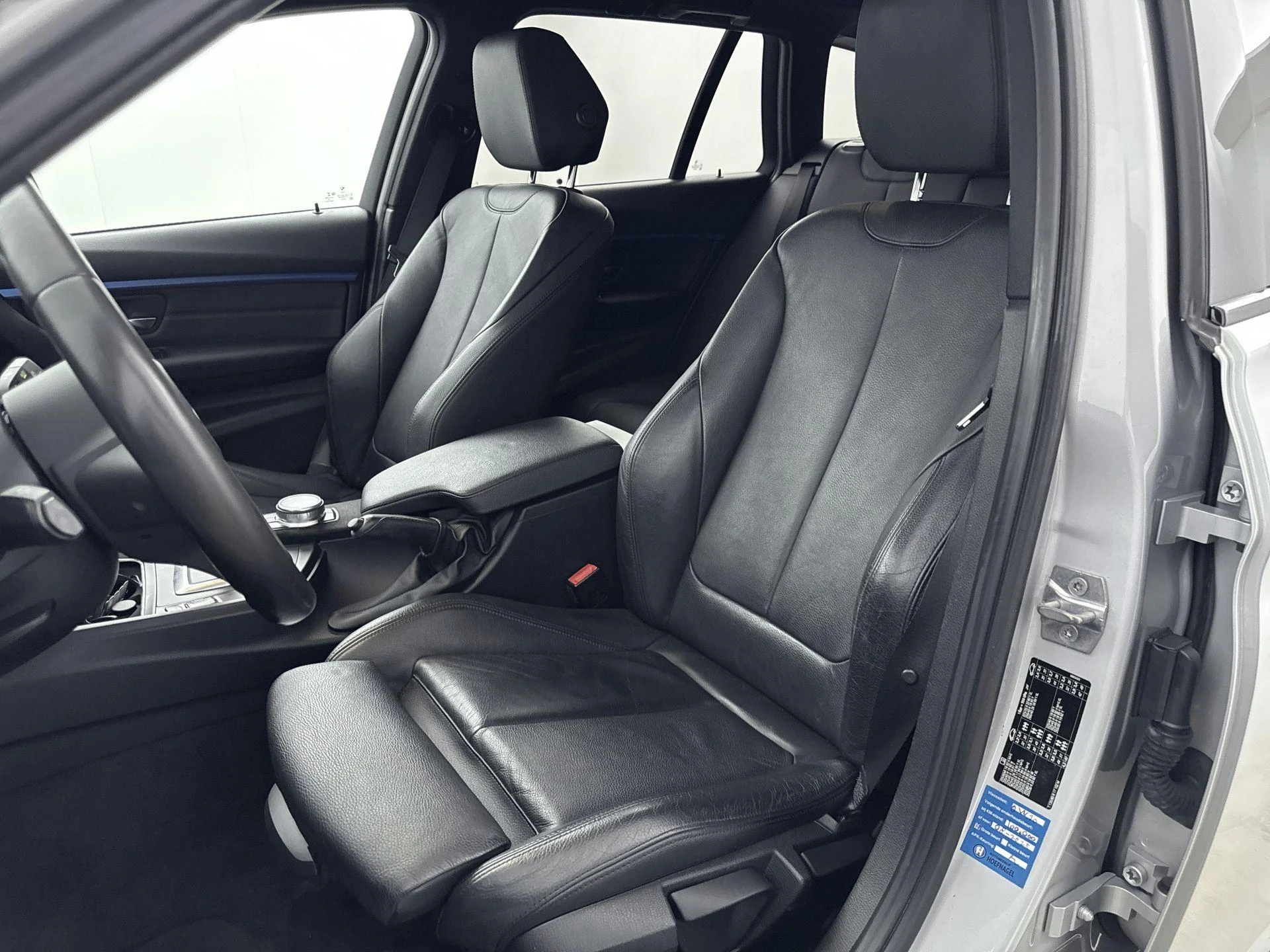 BMW-3 Serie-image-25