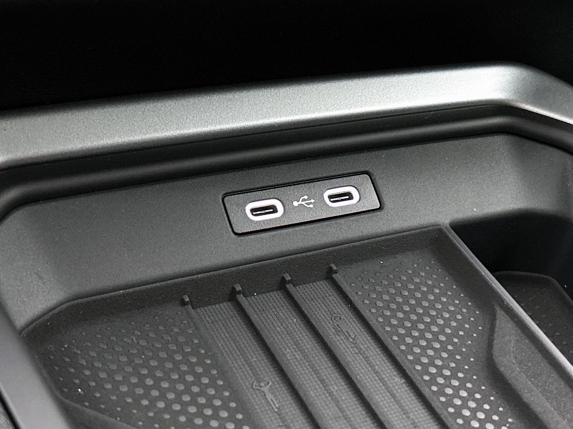 Volkswagen-T-Roc-image-28