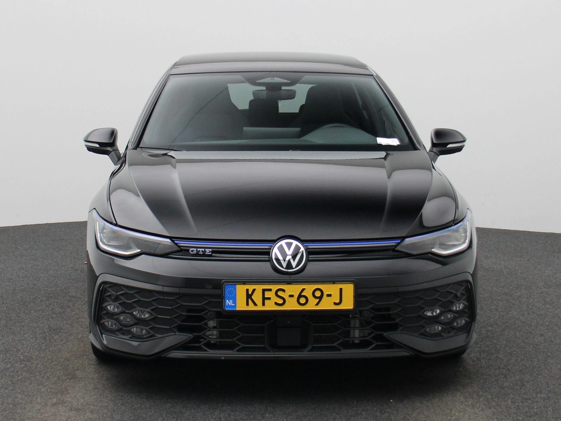 Volkswagen-Golf-image-2