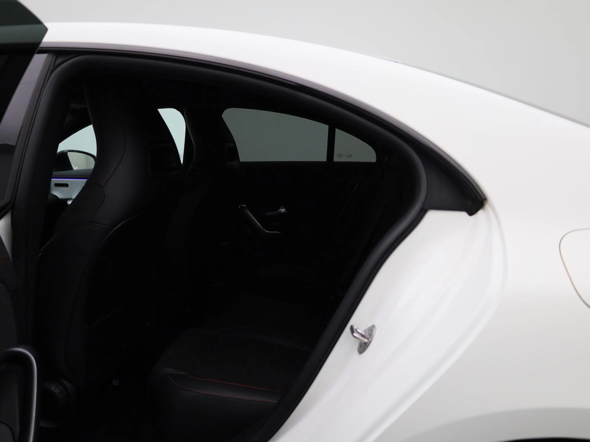 Mercedes-Benz-CLA-image-9