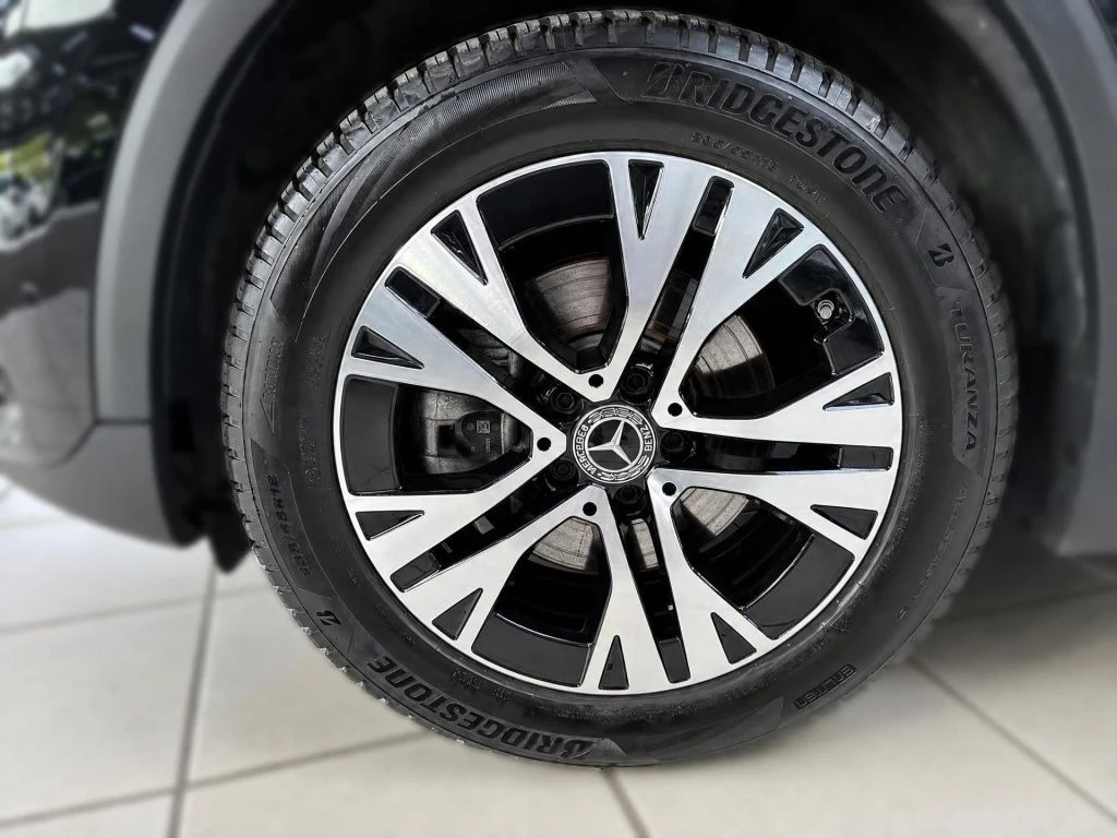 Mercedes-Benz-GLA 200 d-image-5